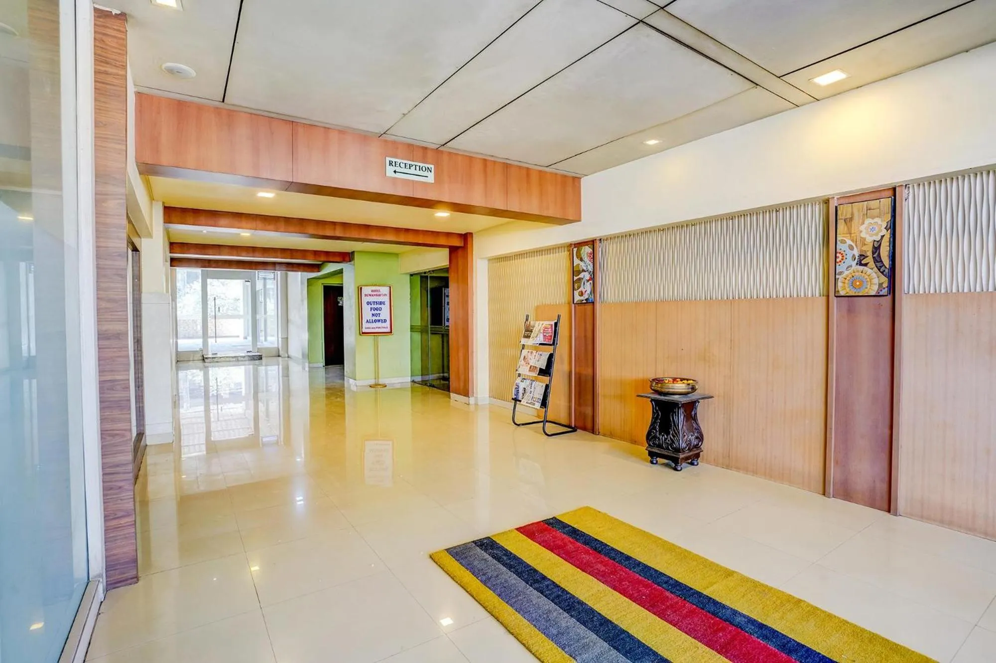 Lobby or reception in FabHotel Devanshi Inn