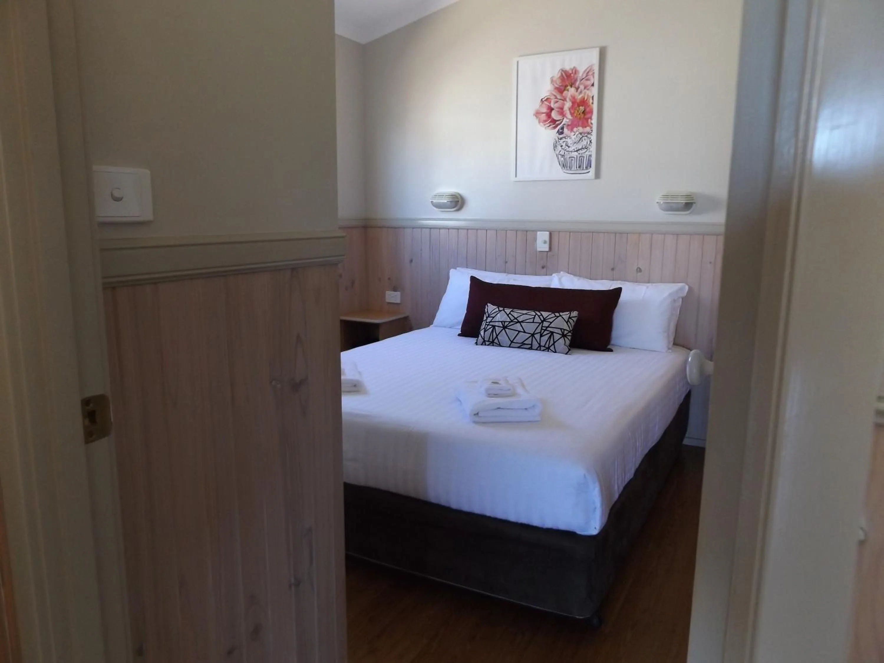 Bedroom, Bed in Birubi Beach Holiday Park