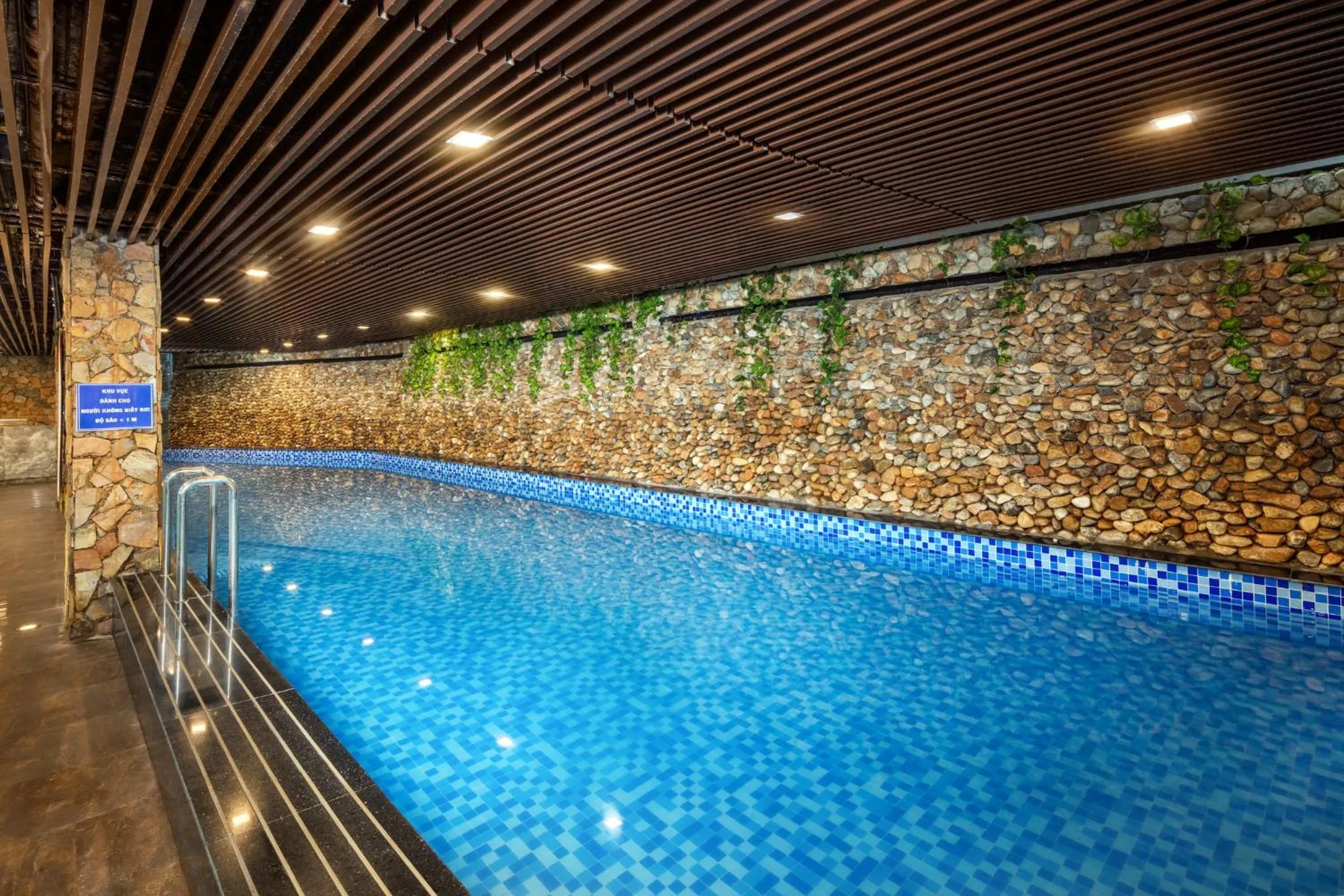 Swimming pool in Ravatel Style Hotel Bac Giang