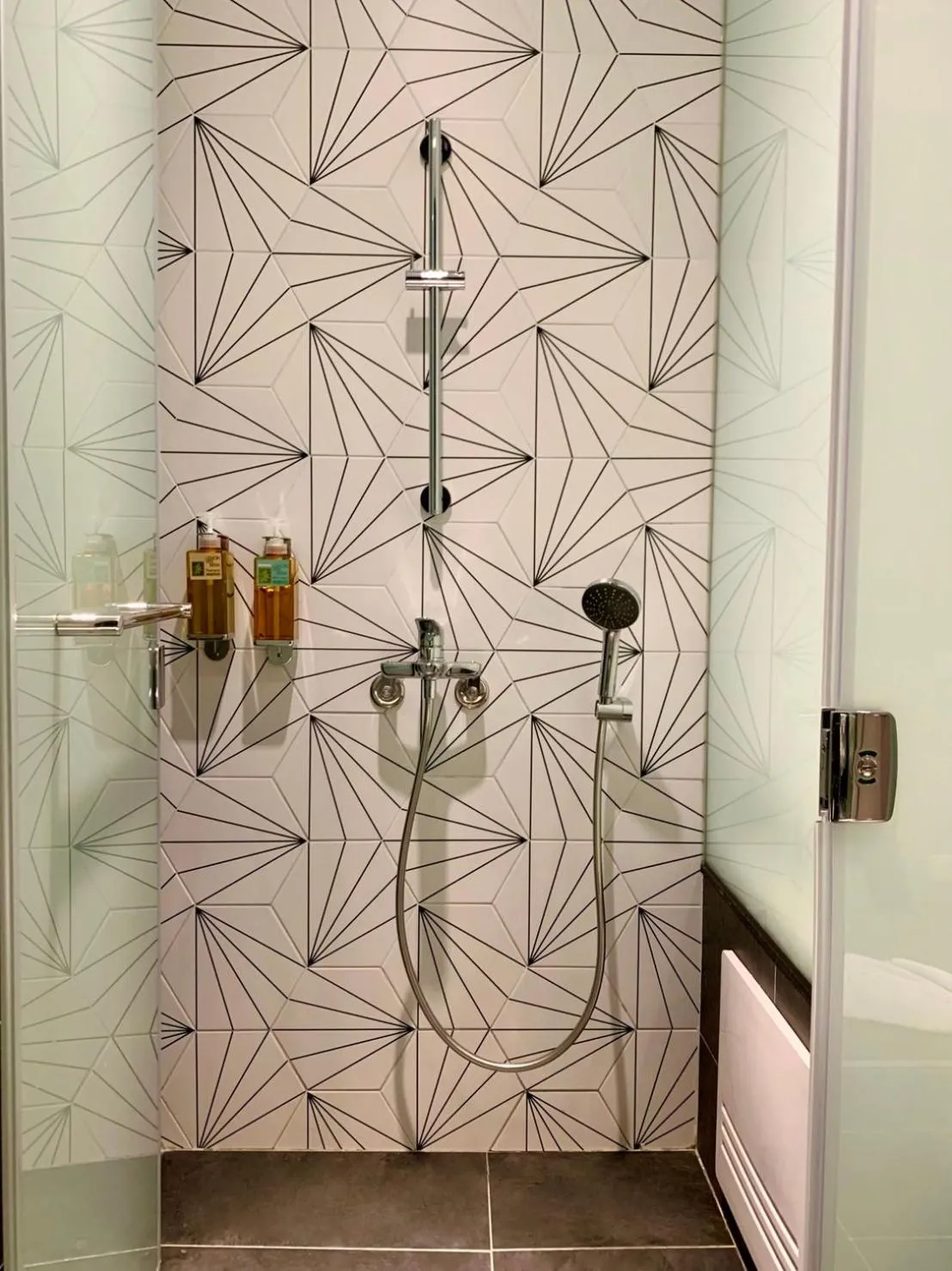 Shower in Bentley Hotel
