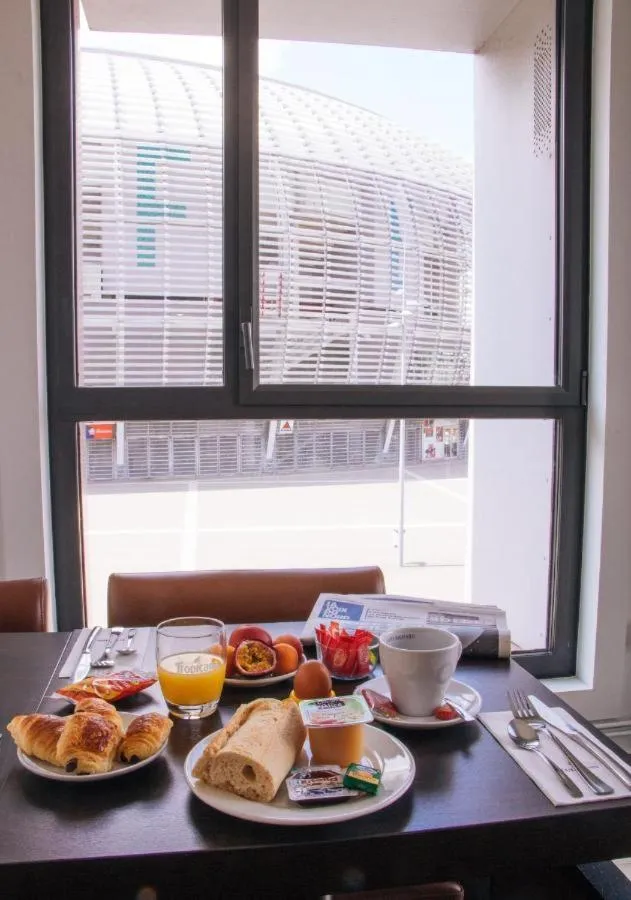 Food and drinks in Twenty Business Flats Lille Grand Stade