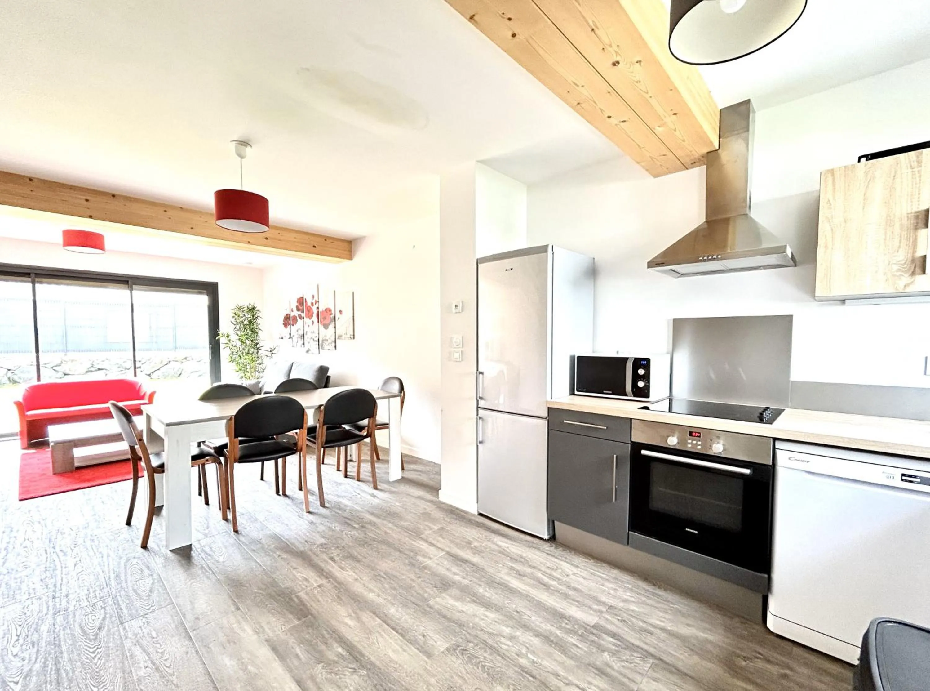 Kitchen or kitchenette in Du vignoble à l'Atlantique - Résidence Montifault gîtes du 2 au 3 pièces