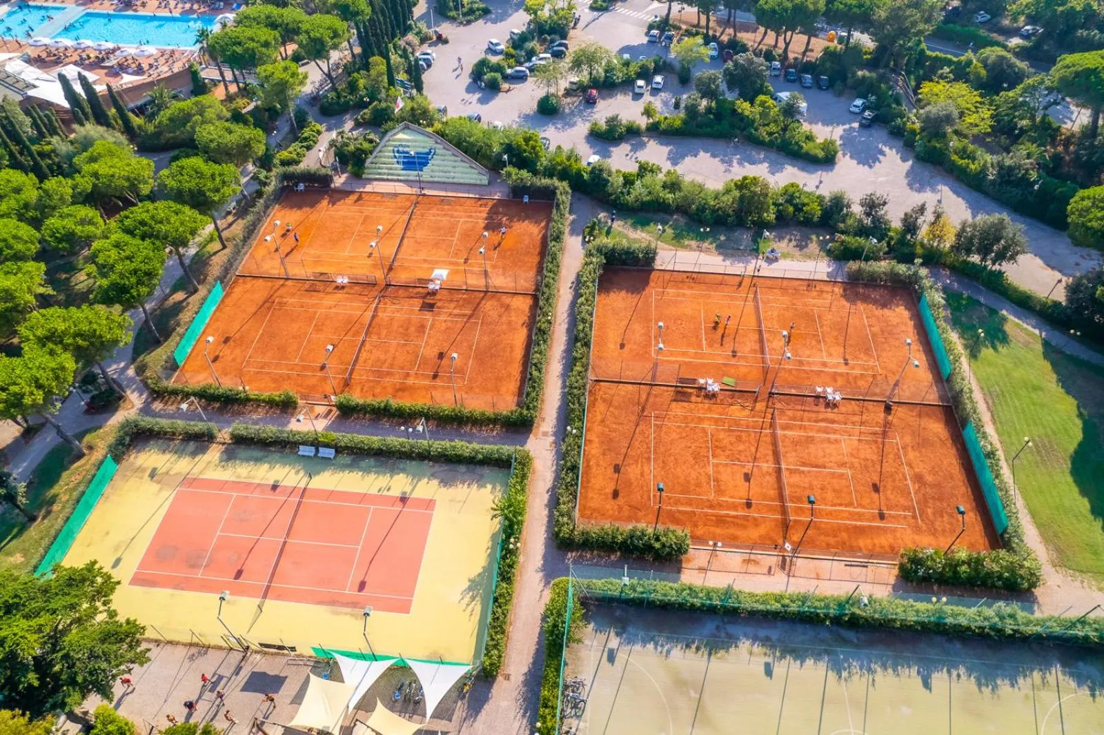 Tennis court in Mariva Dune Suites