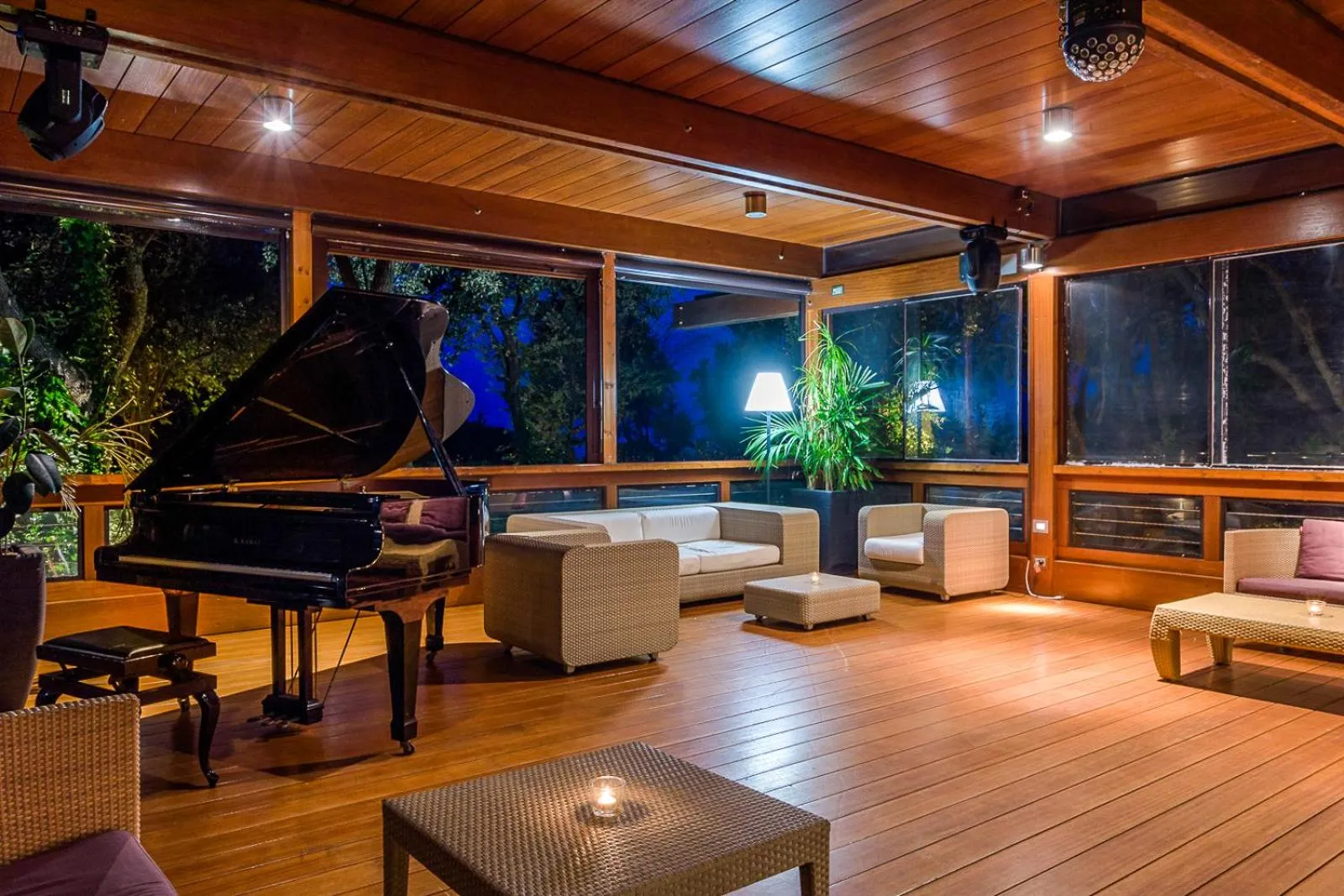 Restaurant/places to eat in Mariva Dune Suites