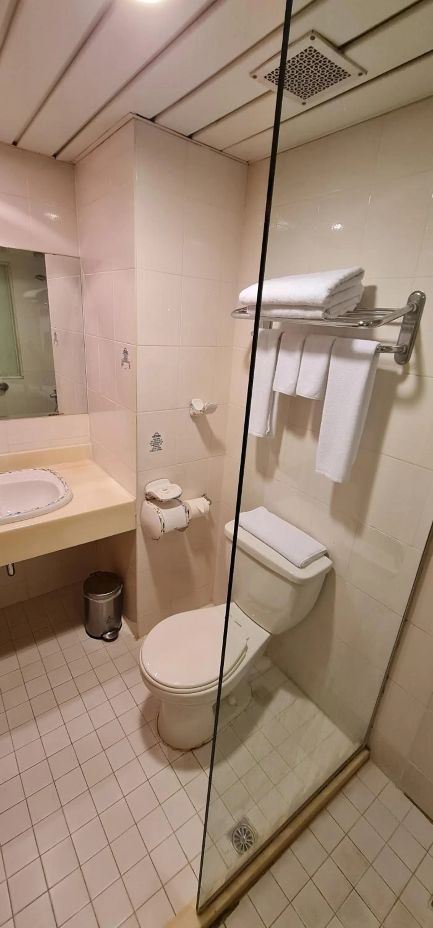 Bathroom in Days Inn Guam - Tamuning