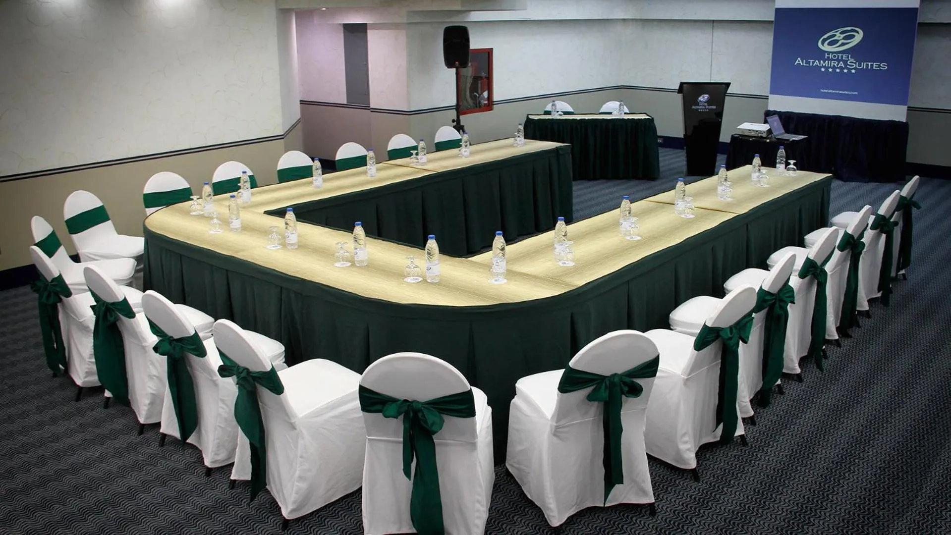 Meeting/conference room in HOTEL ALTAMIRA SUITES