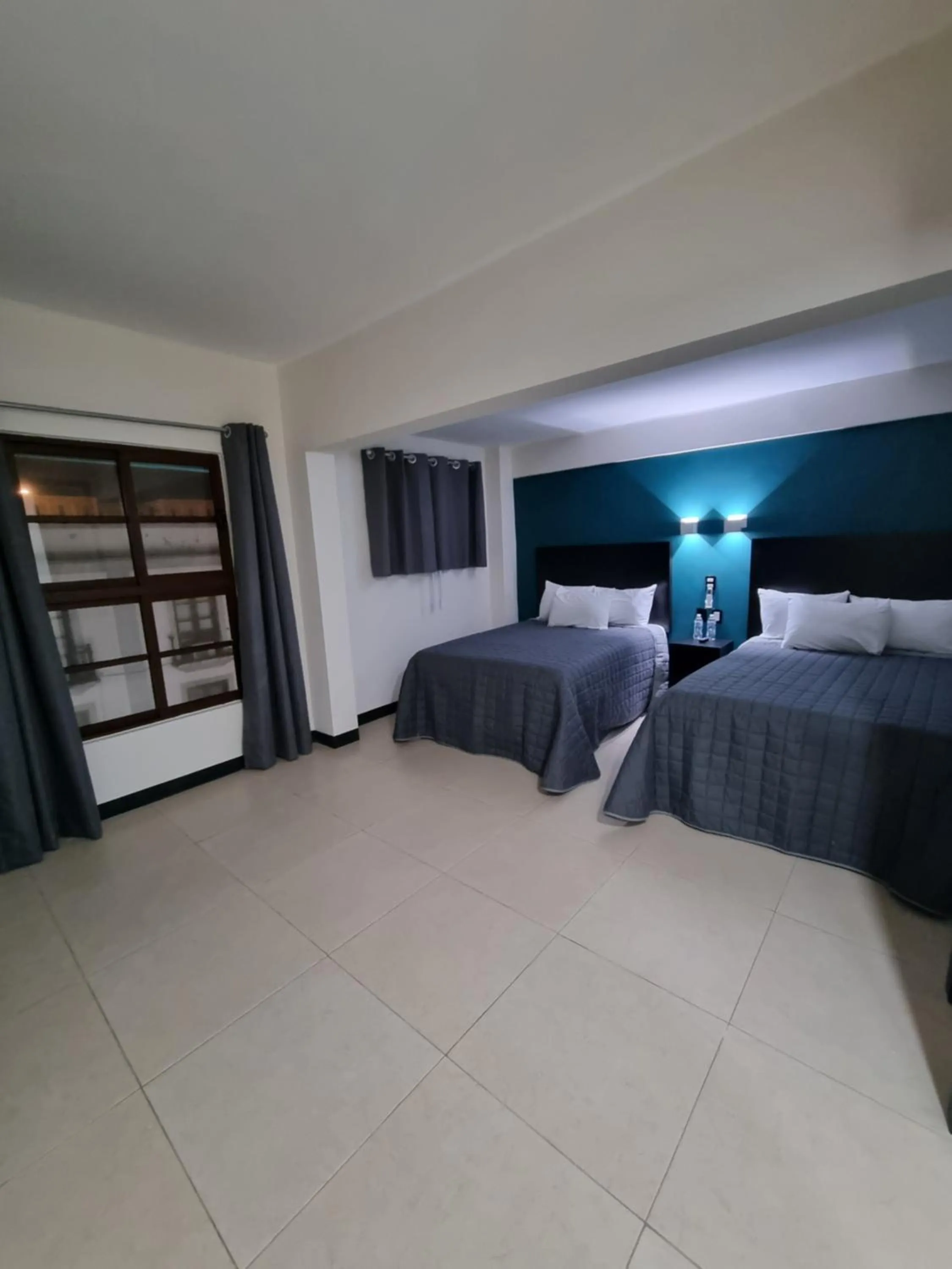 Photo of the whole room in EMS Hoteles Centro Histórico