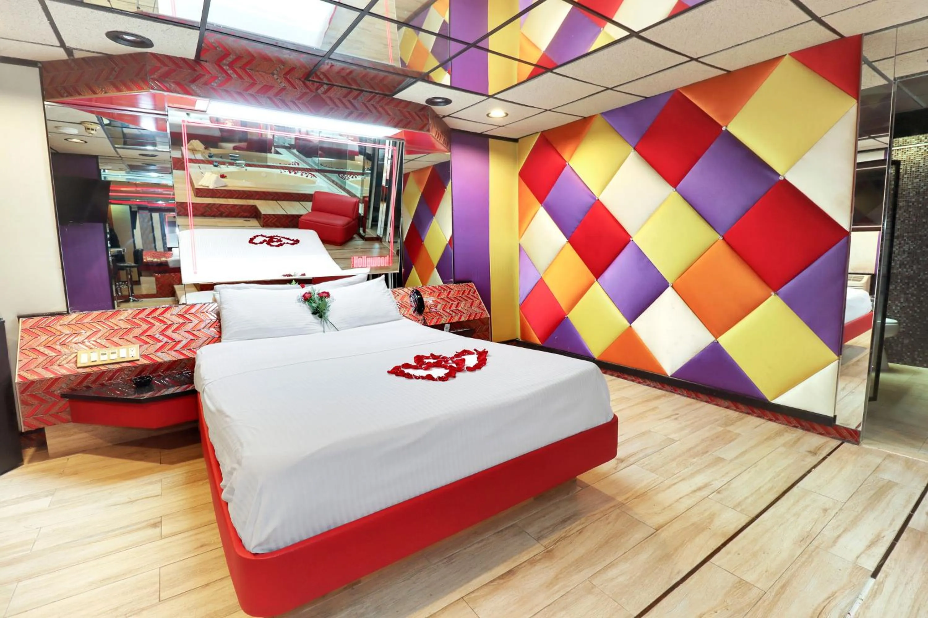 Bed in Hollywood Motel