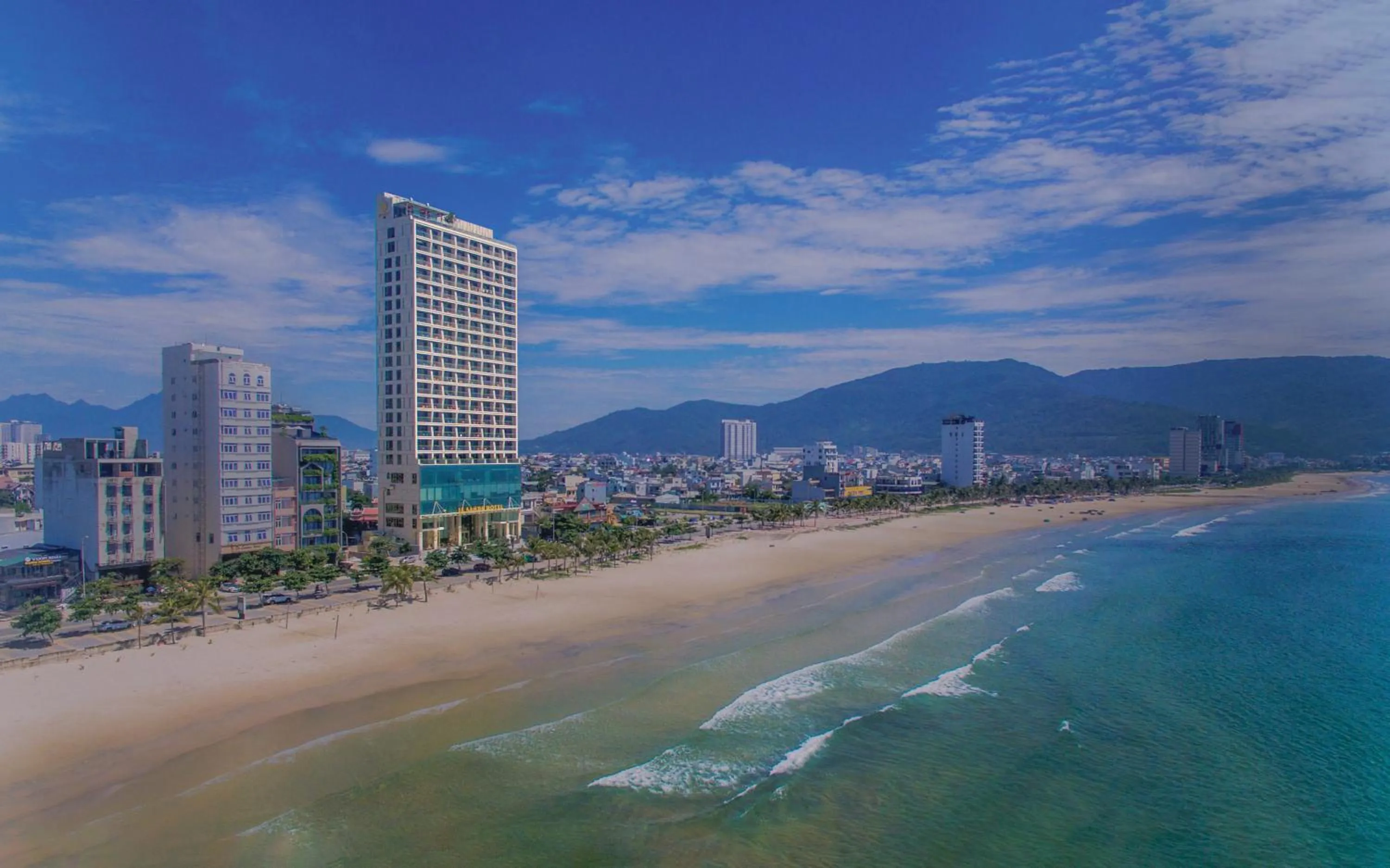 Property building in Le Sands Oceanfront Danang Hotel
