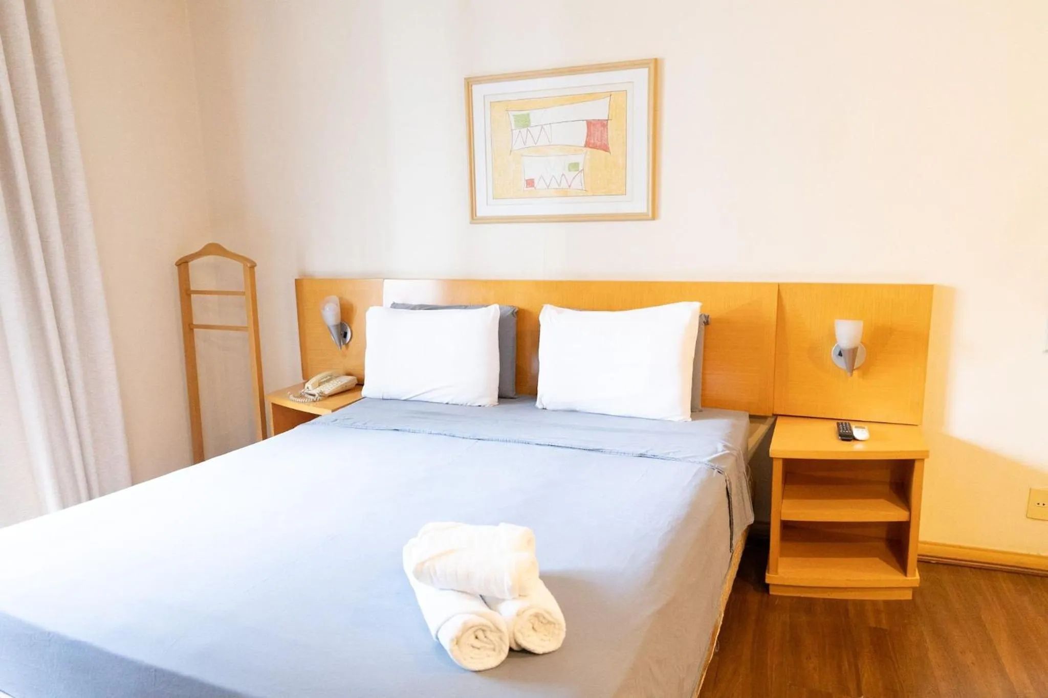 Bed in Elegant Flat Jardins - Garagem, Ar Cod,