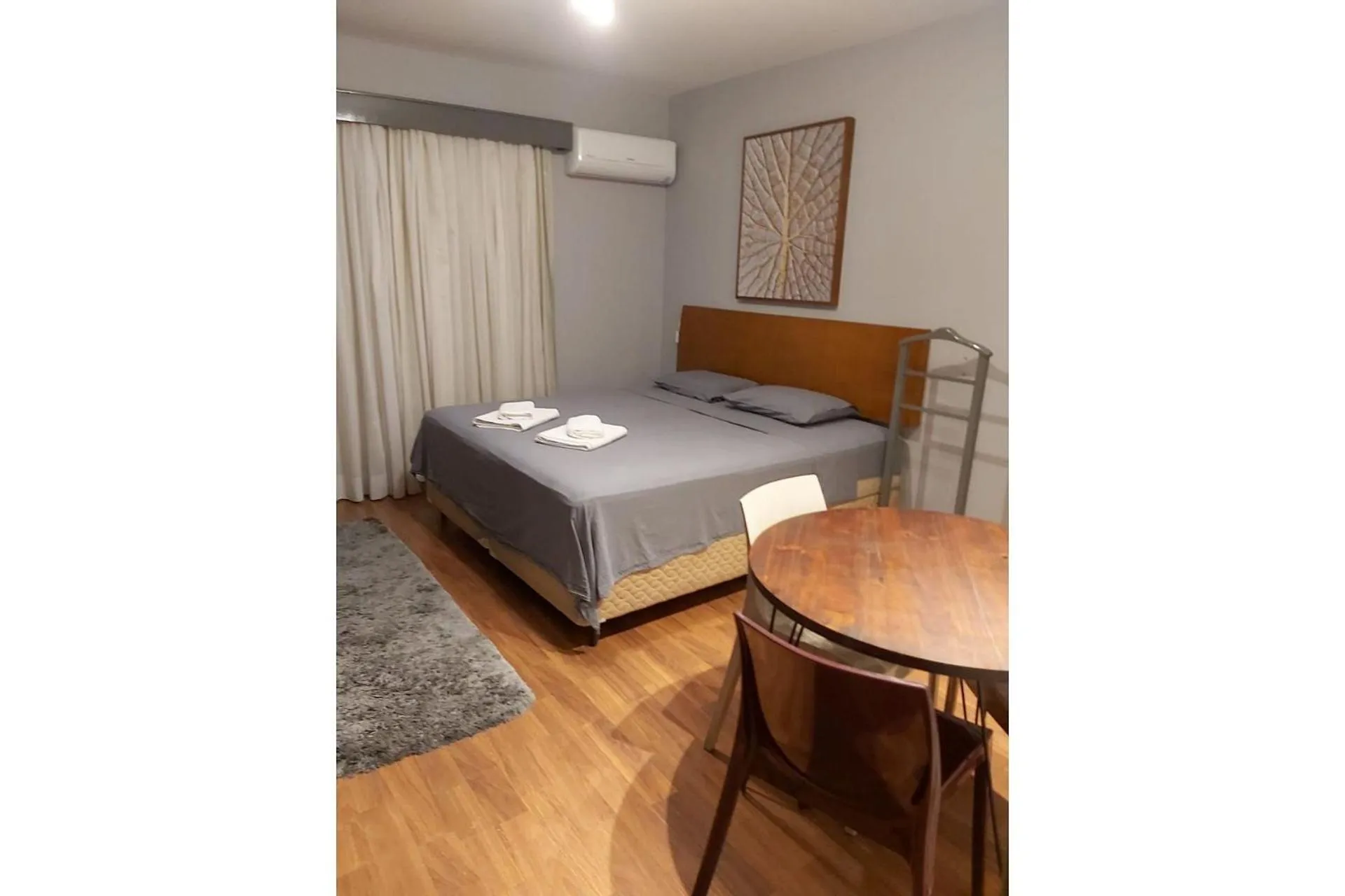 Bed in Elegant Flat Jardins - Garagem, Ar Cod,