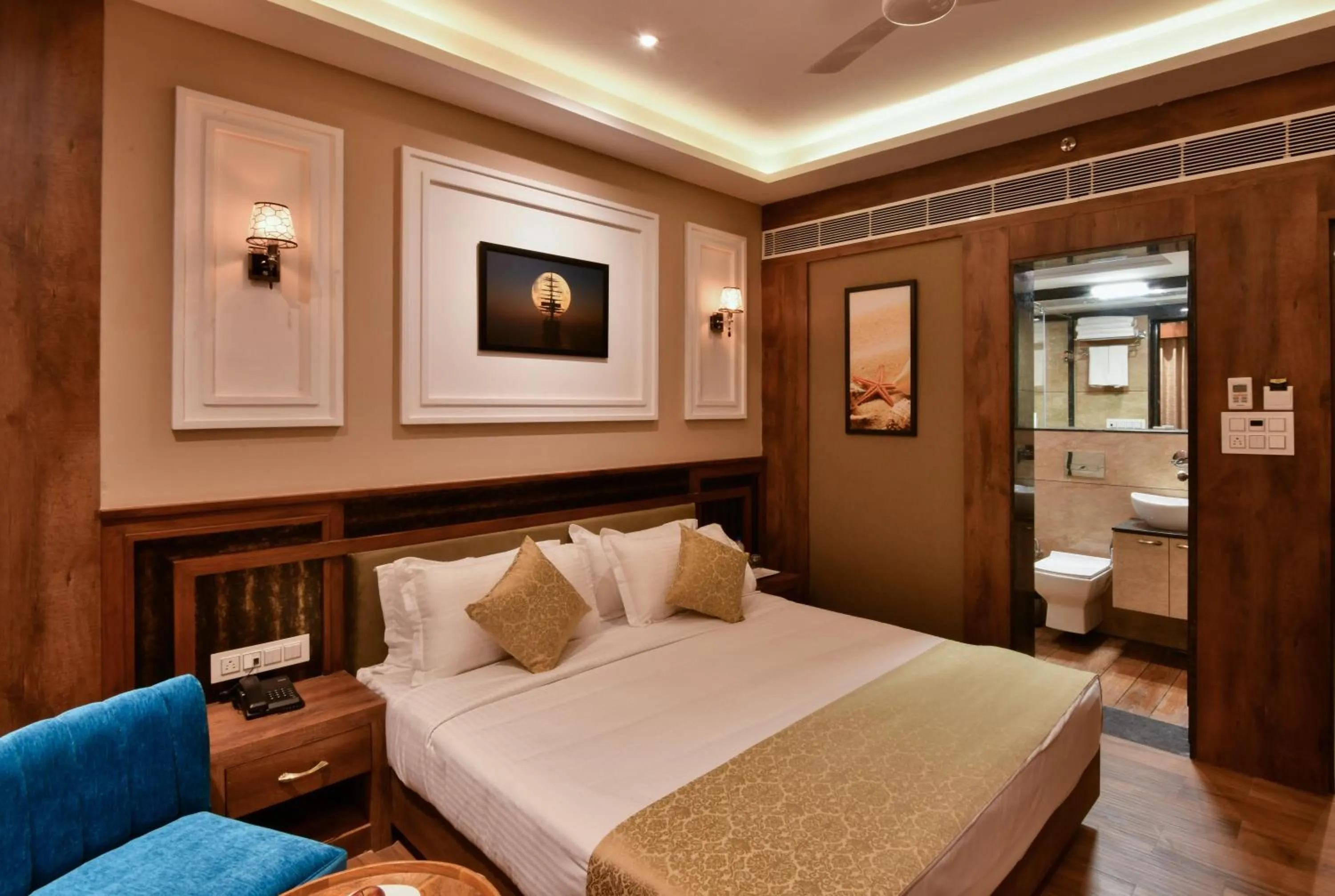 Bedroom, Bed in Mantra a Boutique Hotel