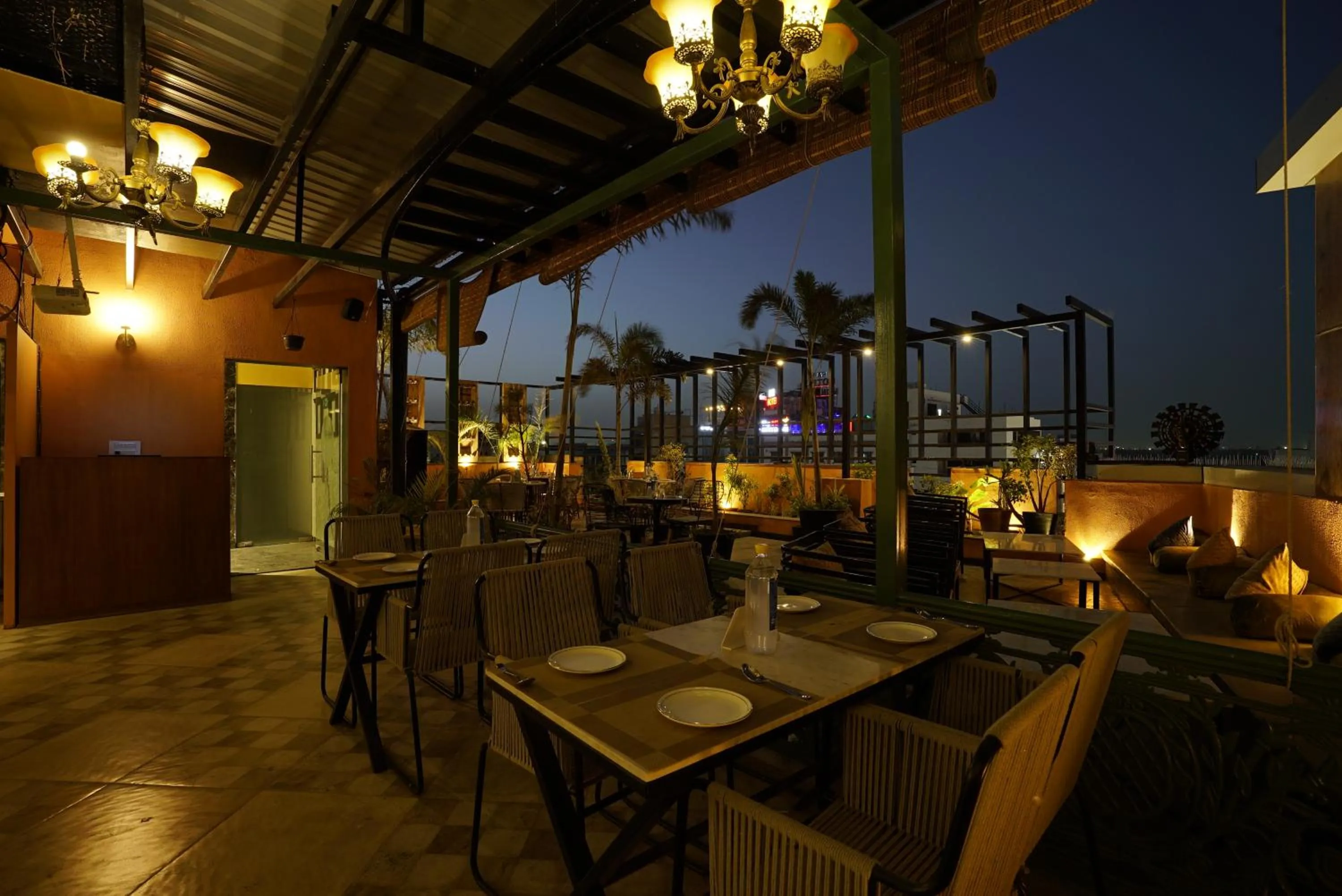 Restaurant/places to eat in Mantra a Boutique Hotel