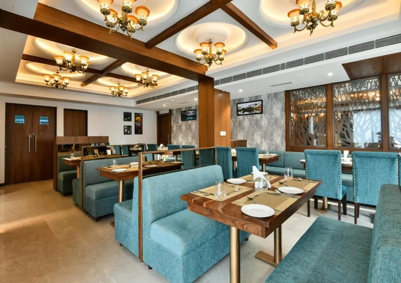 Restaurant/places to eat in Mantra a Boutique Hotel