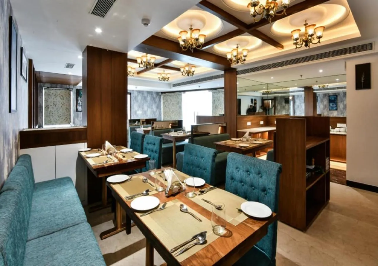 Restaurant/places to eat in Mantra a Boutique Hotel