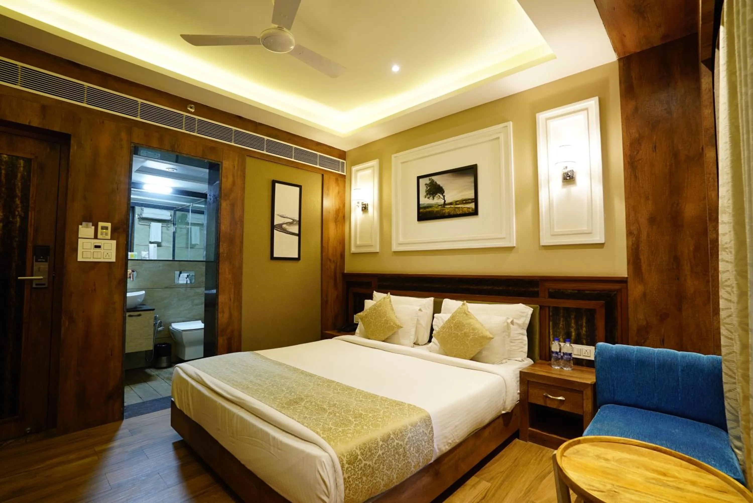 Bed in Mantra a Boutique Hotel