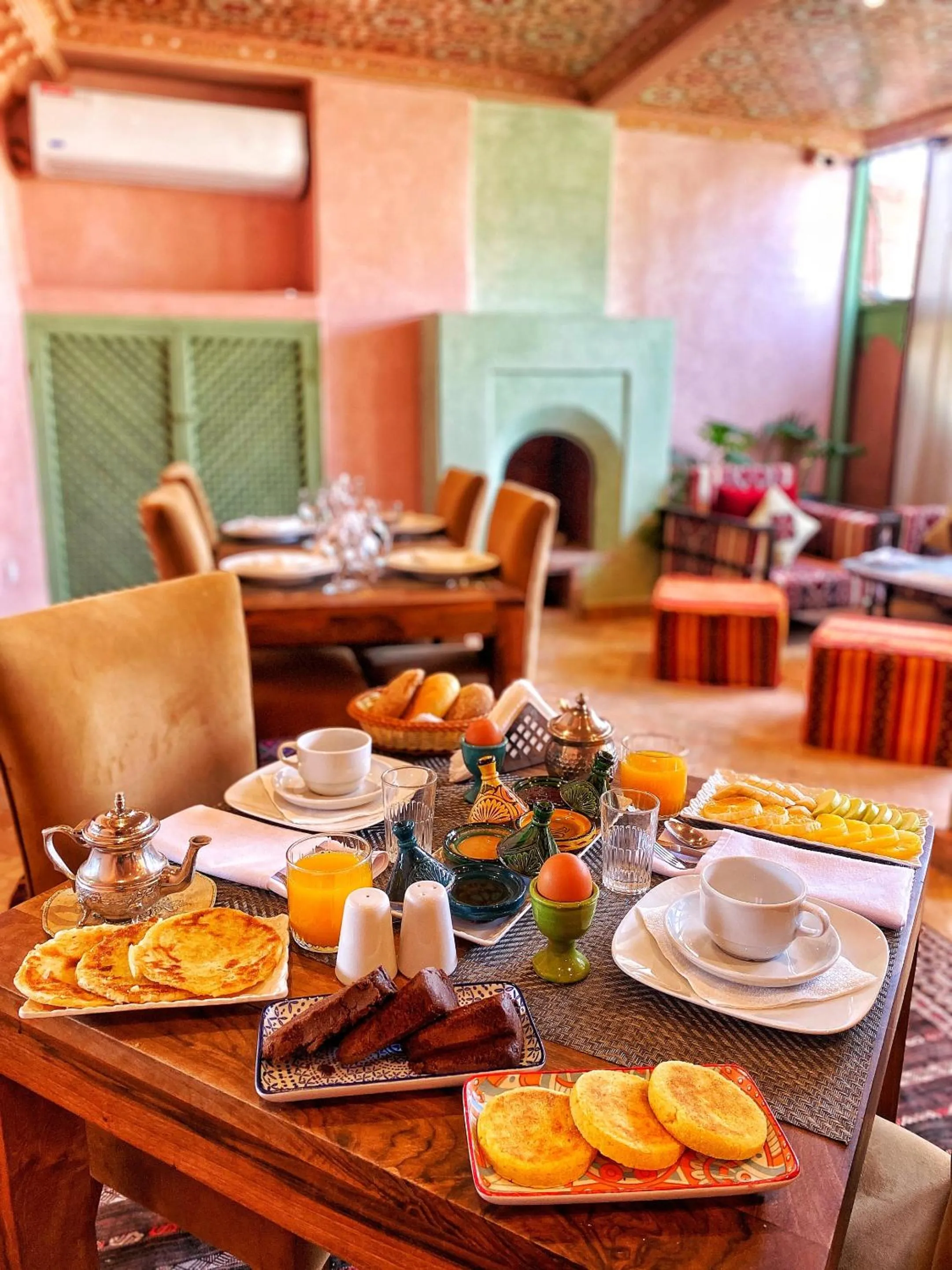Breakfast in Riad El Hara