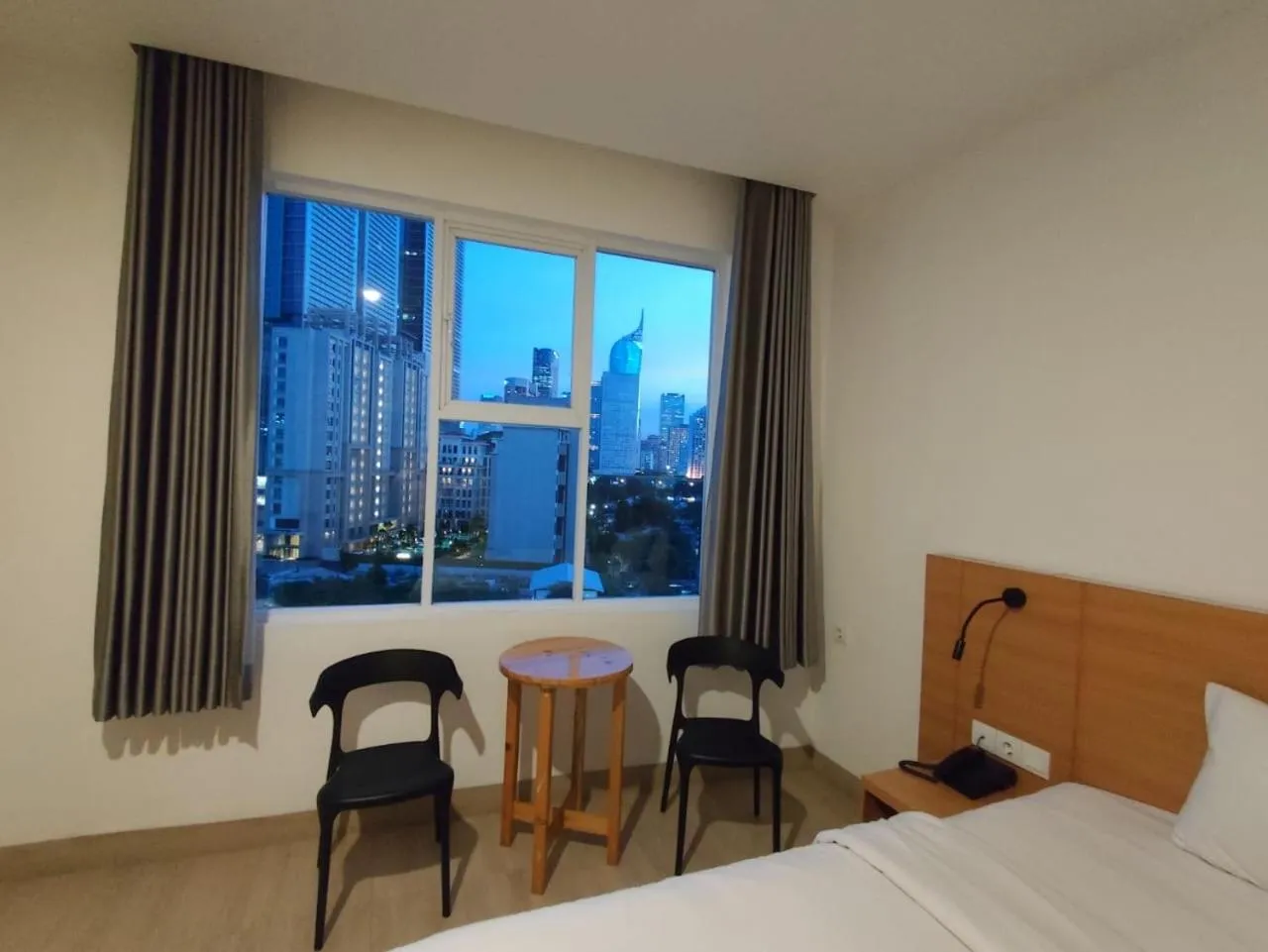 Bedroom, Bed in Grand Thamrin Hotel