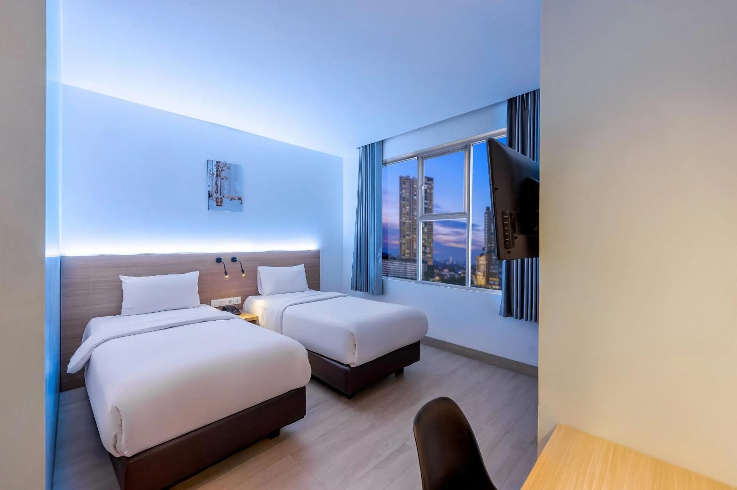 Bedroom, Bed in Grand Thamrin Hotel