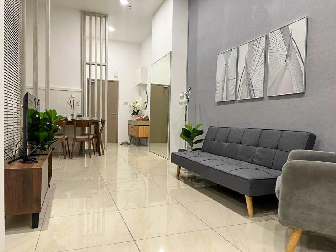 Hush Inn at ITCC Manhattan Suites