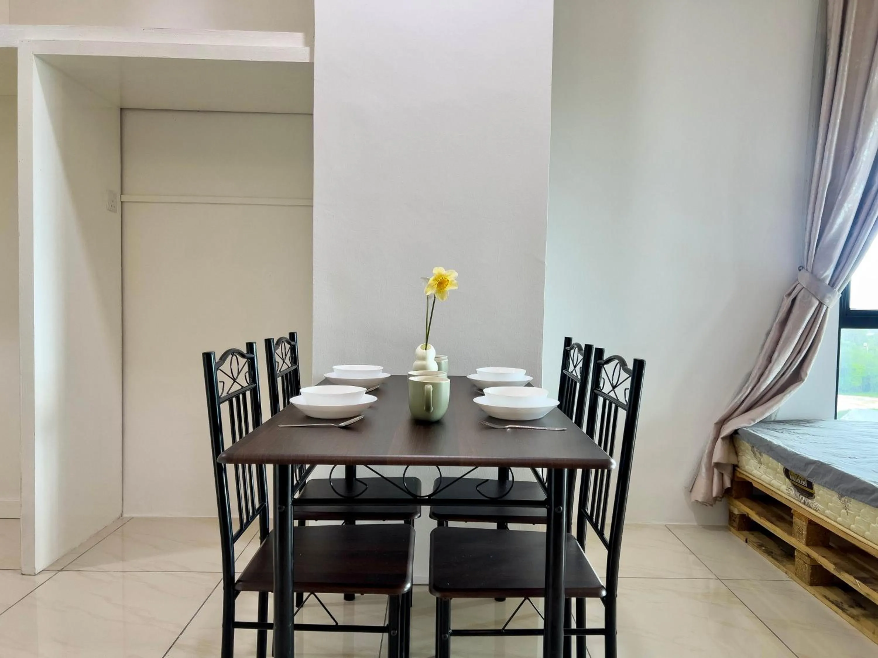 Hush Inn at ITCC Manhattan Suites