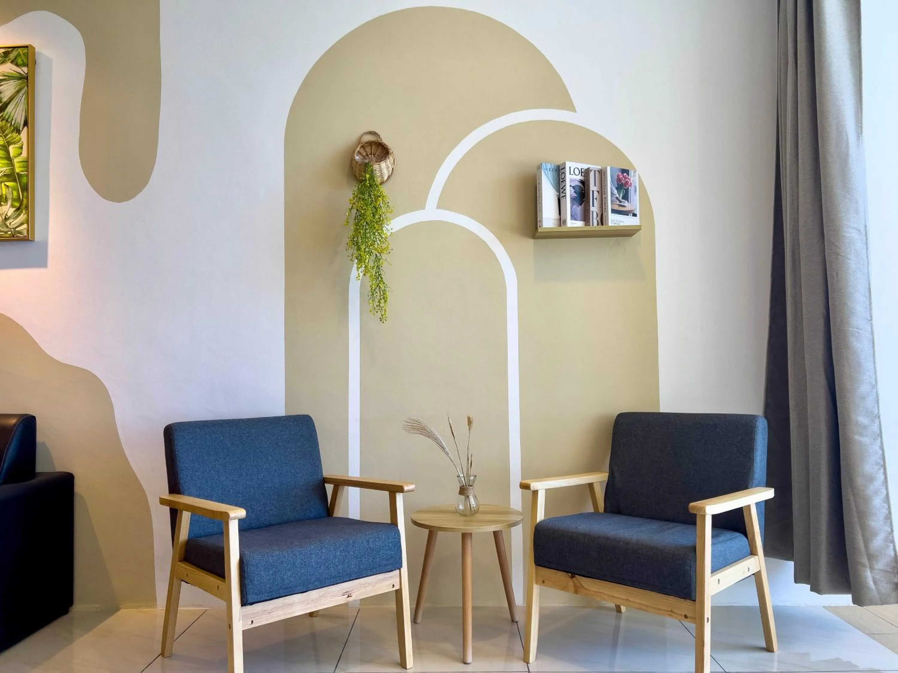 Hush Inn at ITCC Manhattan Suites