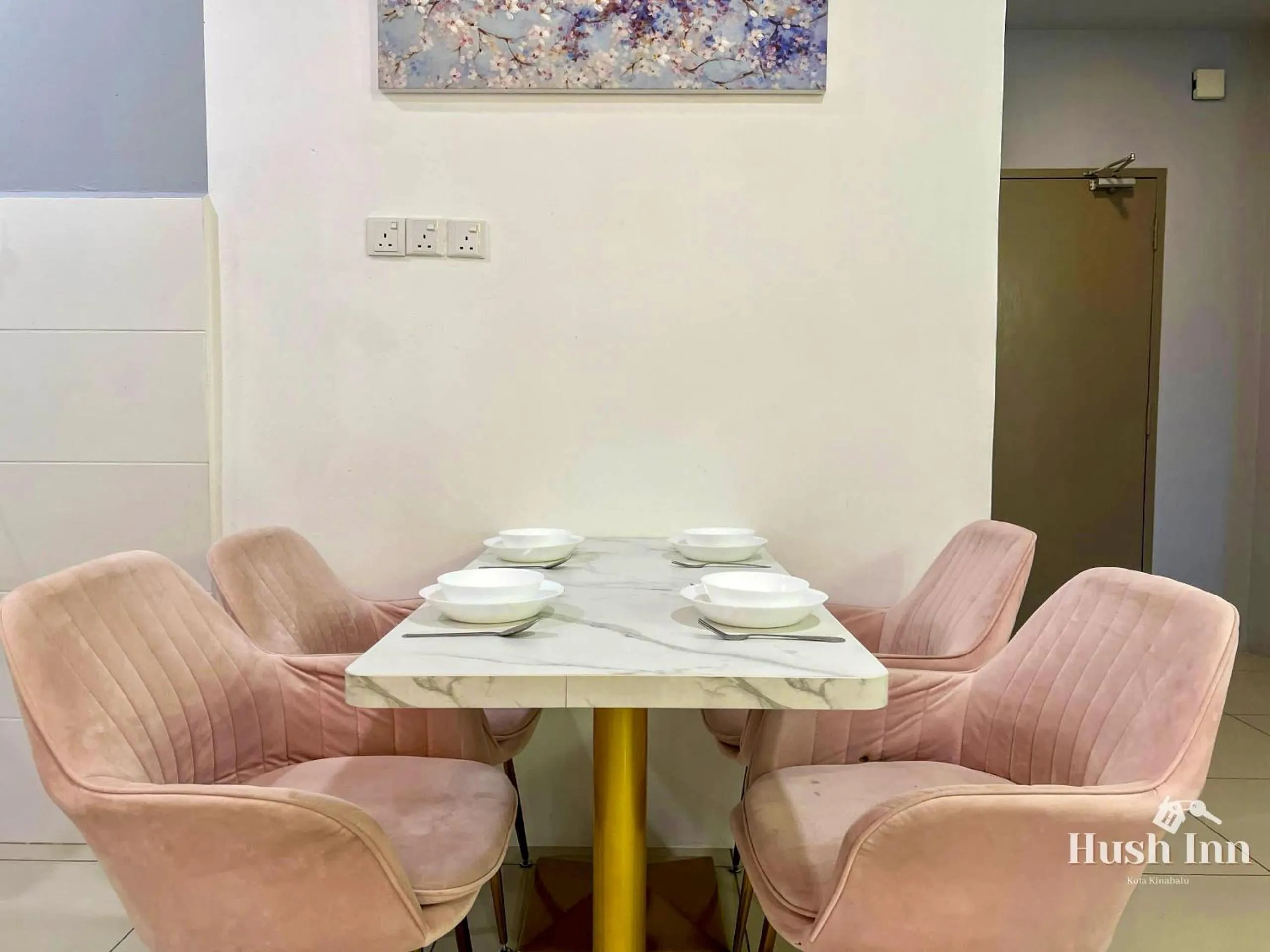 Hush Inn at ITCC Manhattan Suites