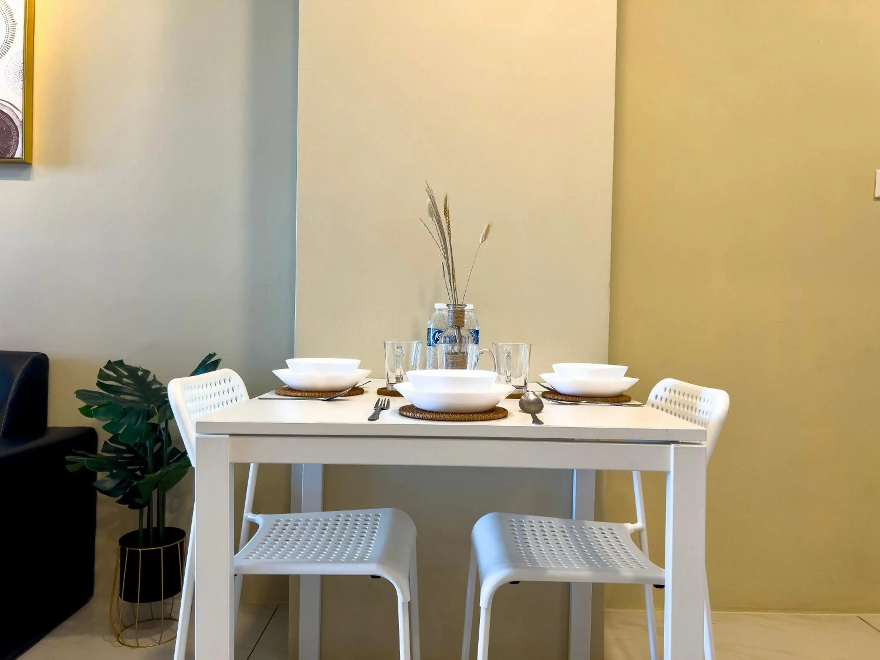 Hush Inn at ITCC Manhattan Suites