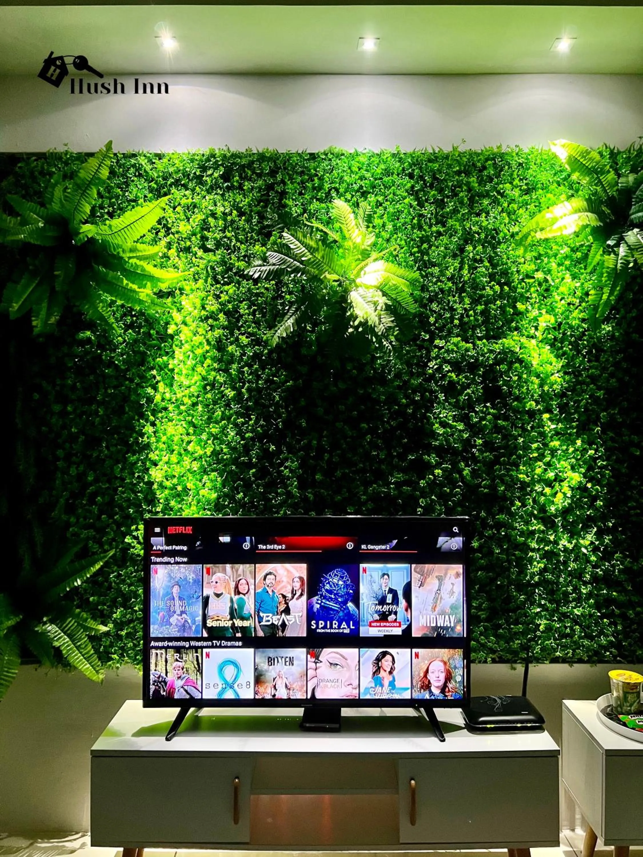 TV and multimedia in Hush Inn at ITCC Manhattan Suites