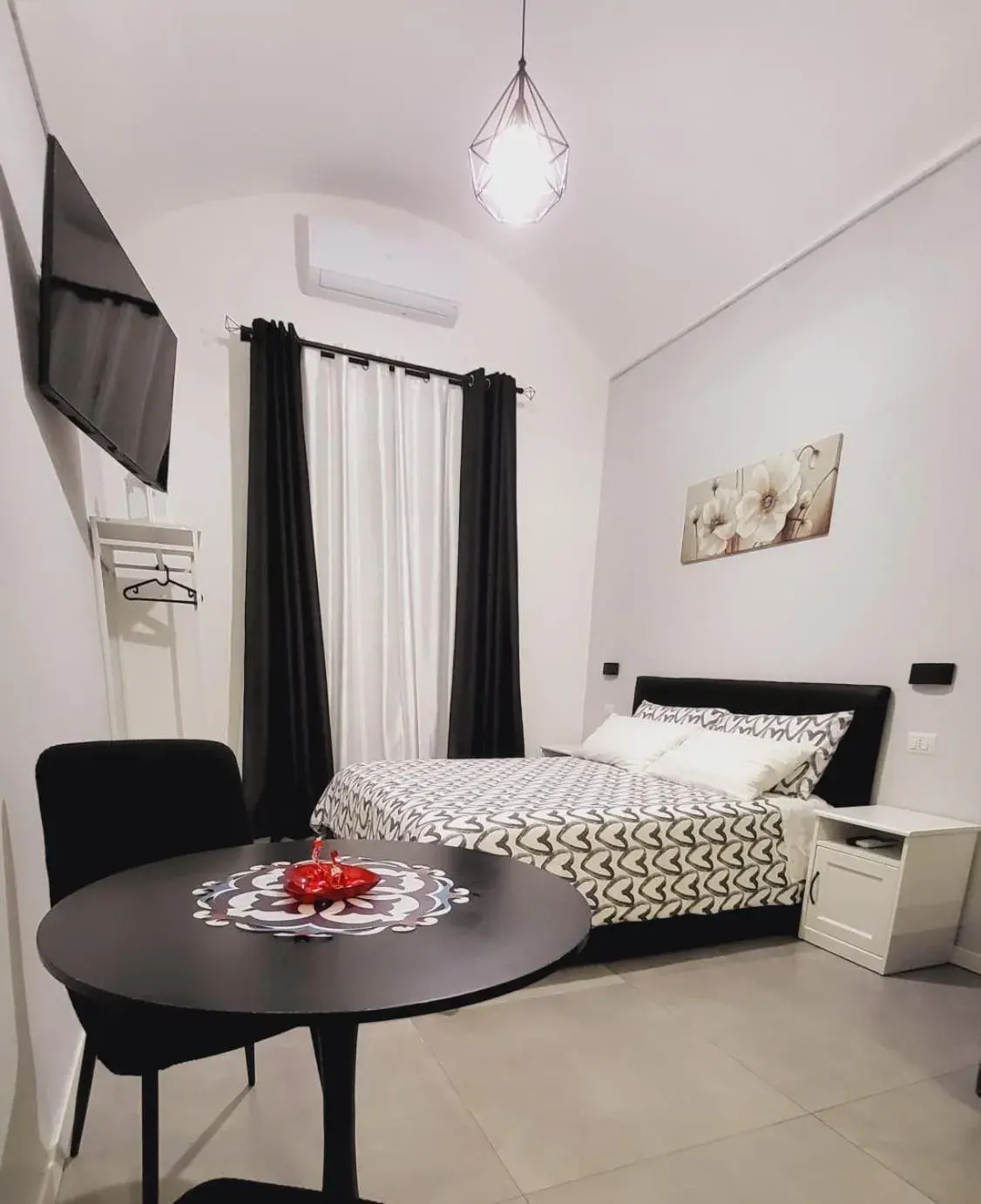 Double Room with Private Bathroom - single occupancy in Giglio Rosso Double Room with Private Bathroom - single occupancy in Giglio Rosso
