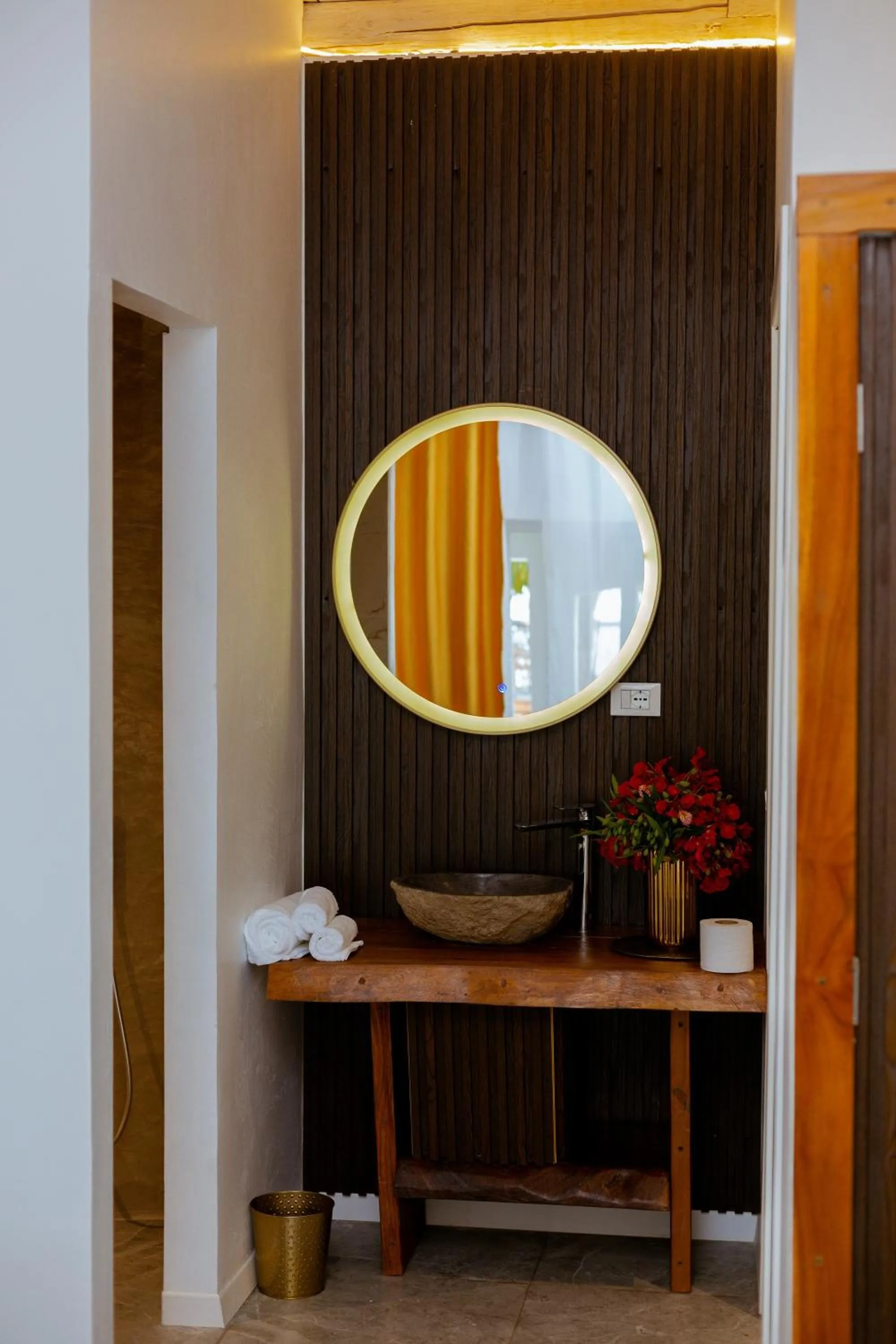Bathroom in Coral Rocks Hotel & Restaurant