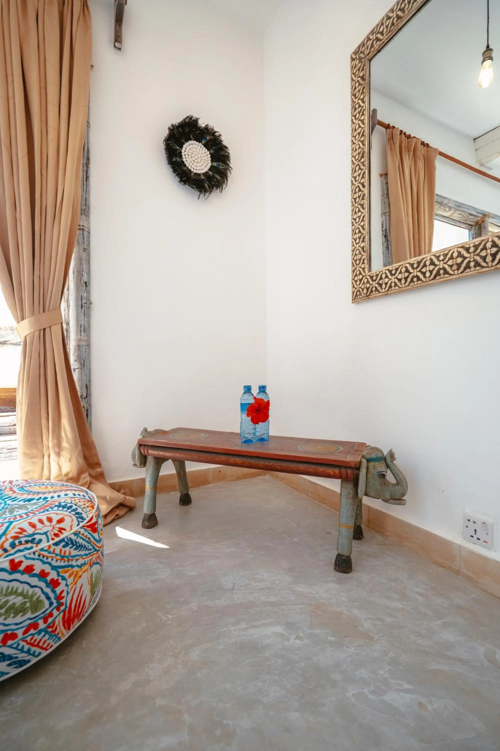 Decorative detail, Bed in Coral Rocks Hotel & Restaurant