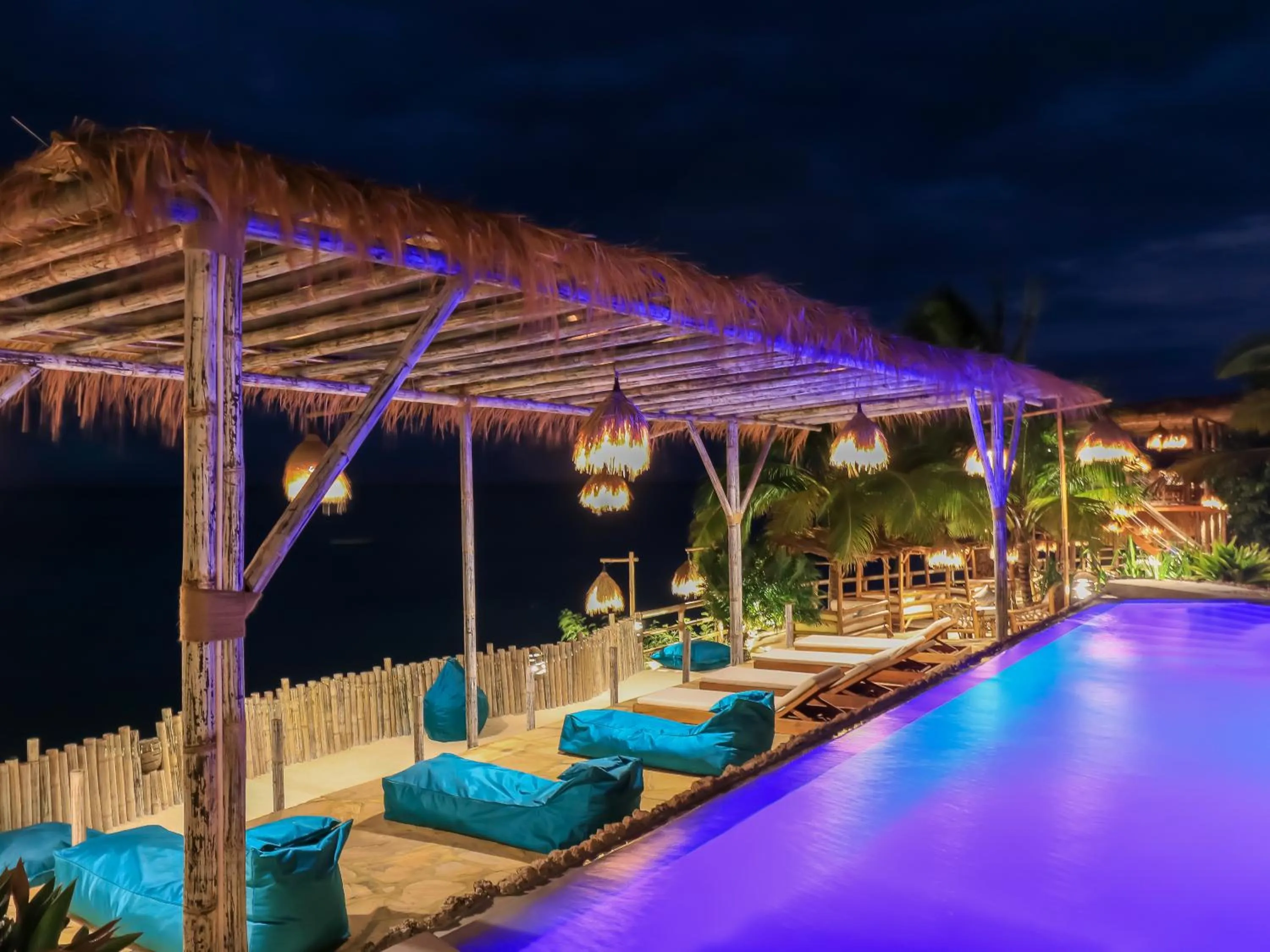 Night in Coral Rocks Hotel & Restaurant