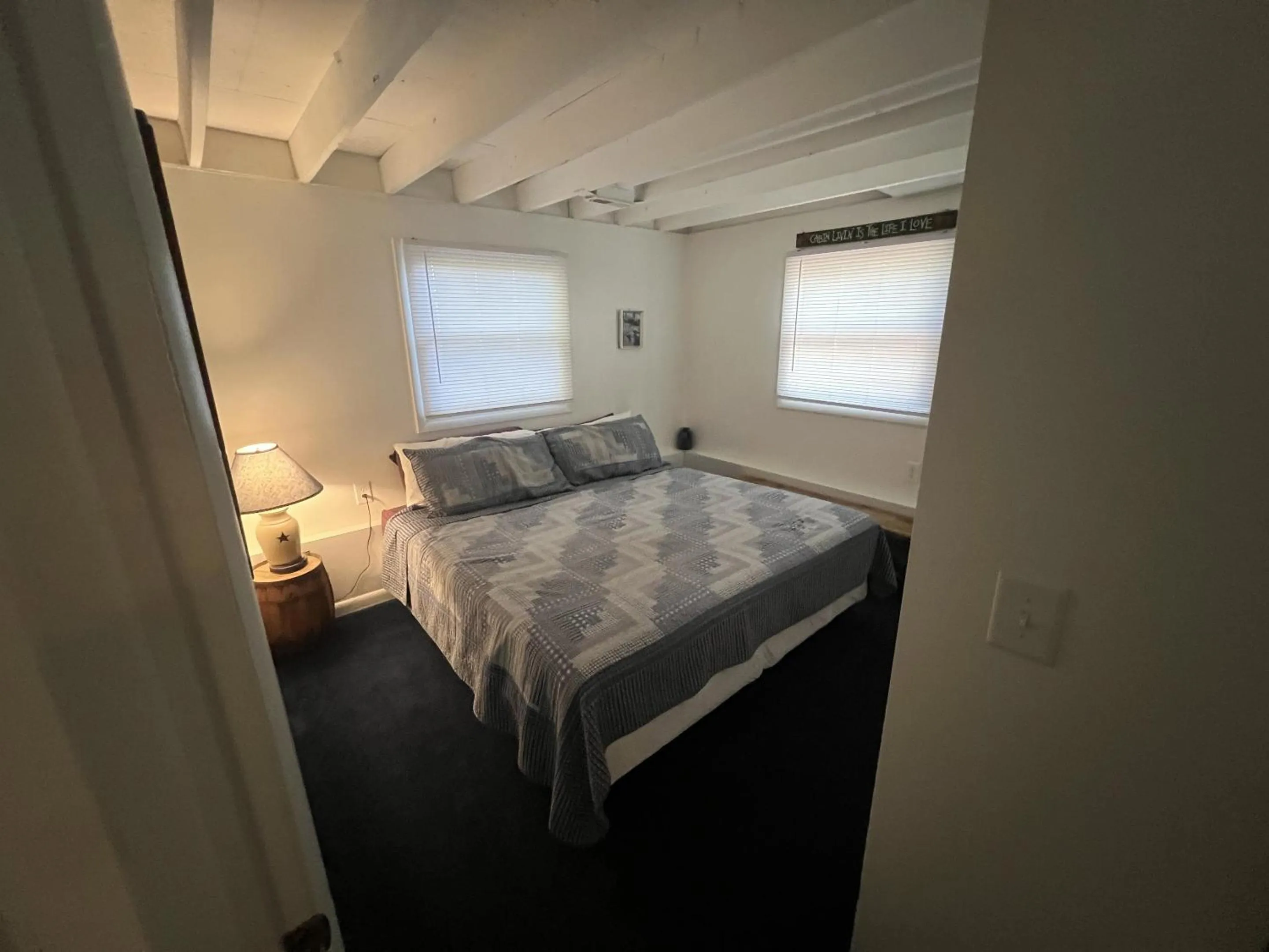 Bedroom, Bed in Rock Stalls Lodge Hocking Hills