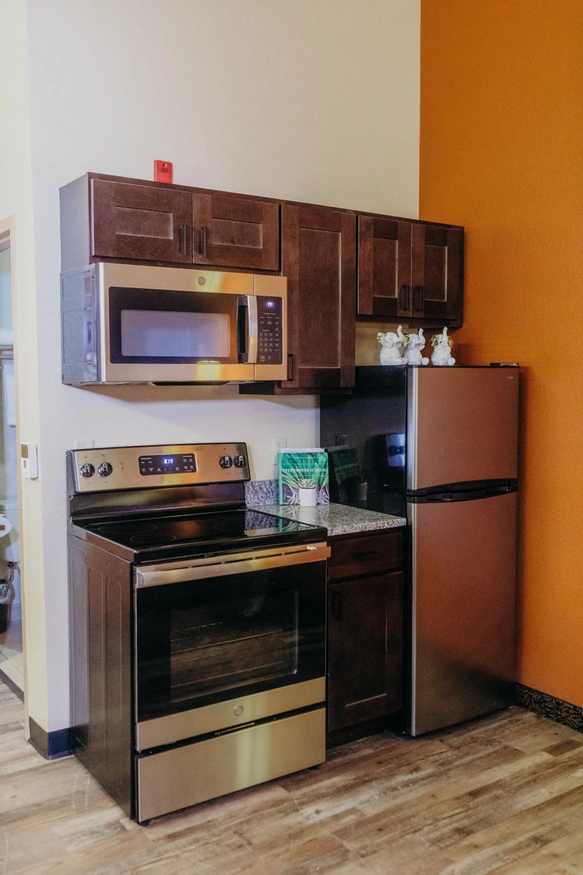 Kitchen or kitchenette in bantr Grand Hotel Wausau - Rothschild