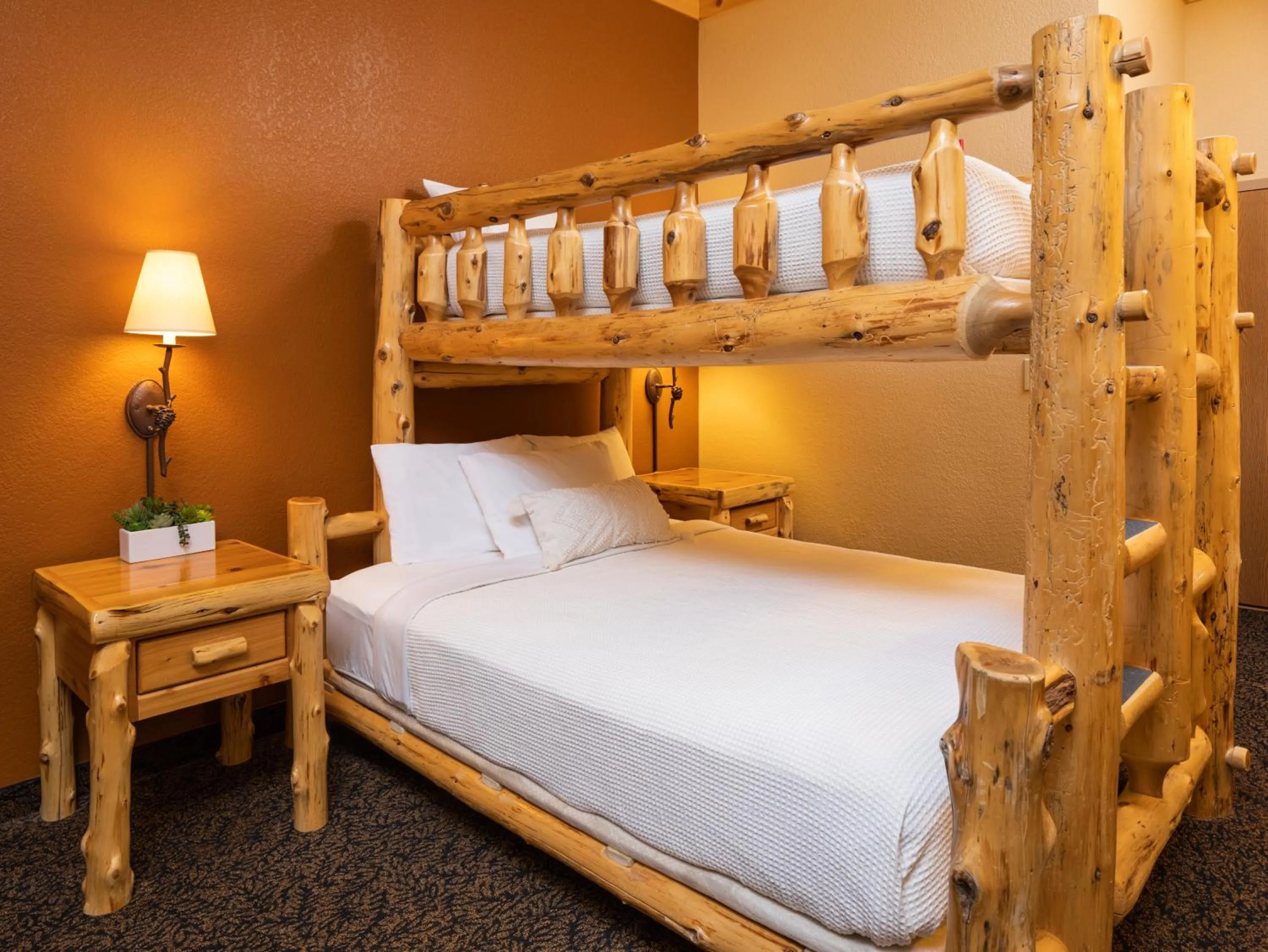 bunk bed, Bed in bantr Grand Hotel Wausau - Rothschild