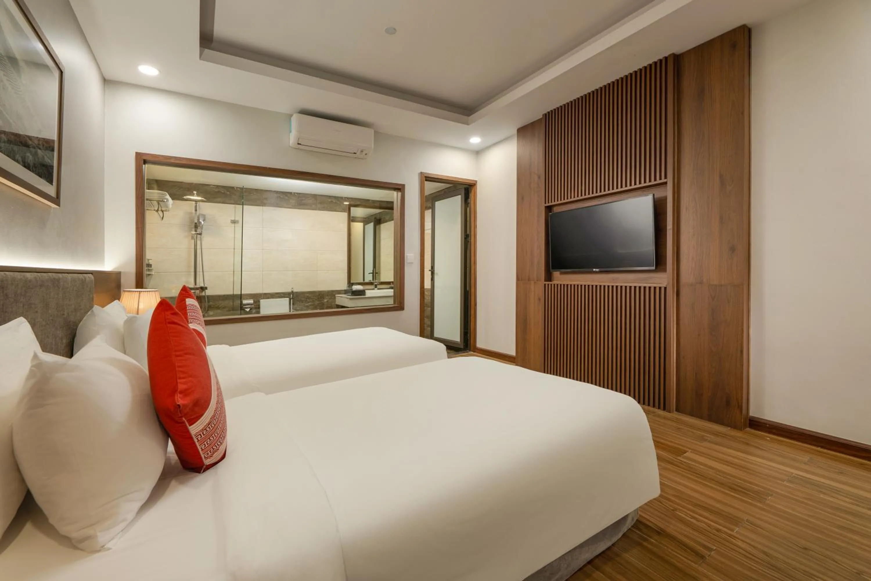 TV and multimedia, Bed in DeLaSol Sapa - Central Boutique Hotel