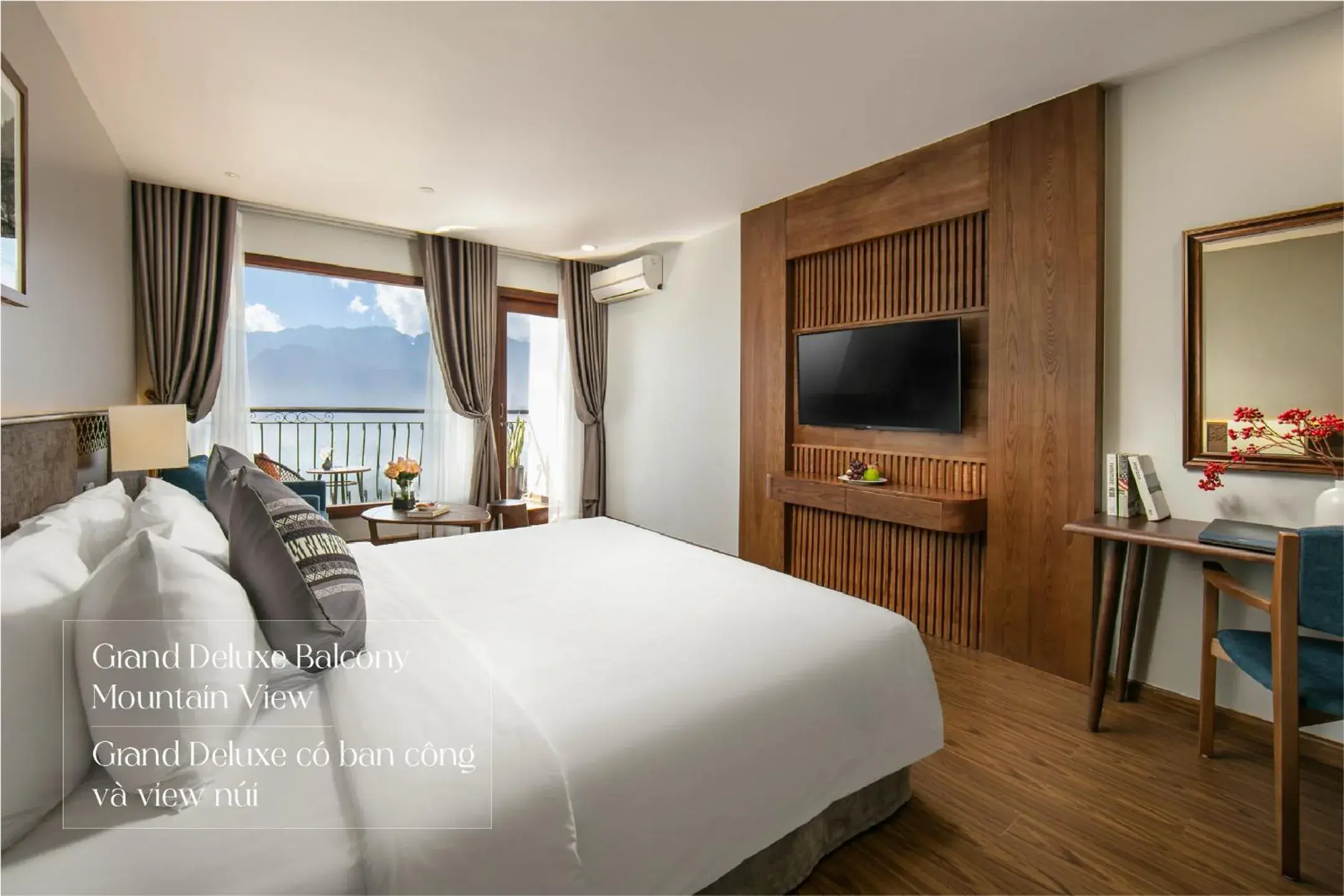 Deluxe Double or Twin Room with Balcony in DeLaSol Sapa Hotel Deluxe Double or Twin Room with Balcony in DeLaSol Sapa Hotel