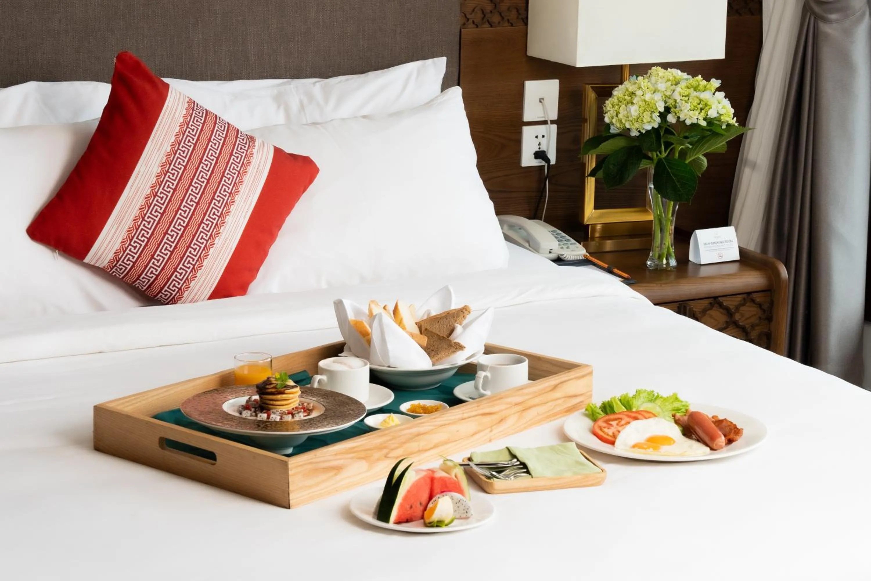 room service, Bed in DeLaSol Sapa - Central Boutique Hotel