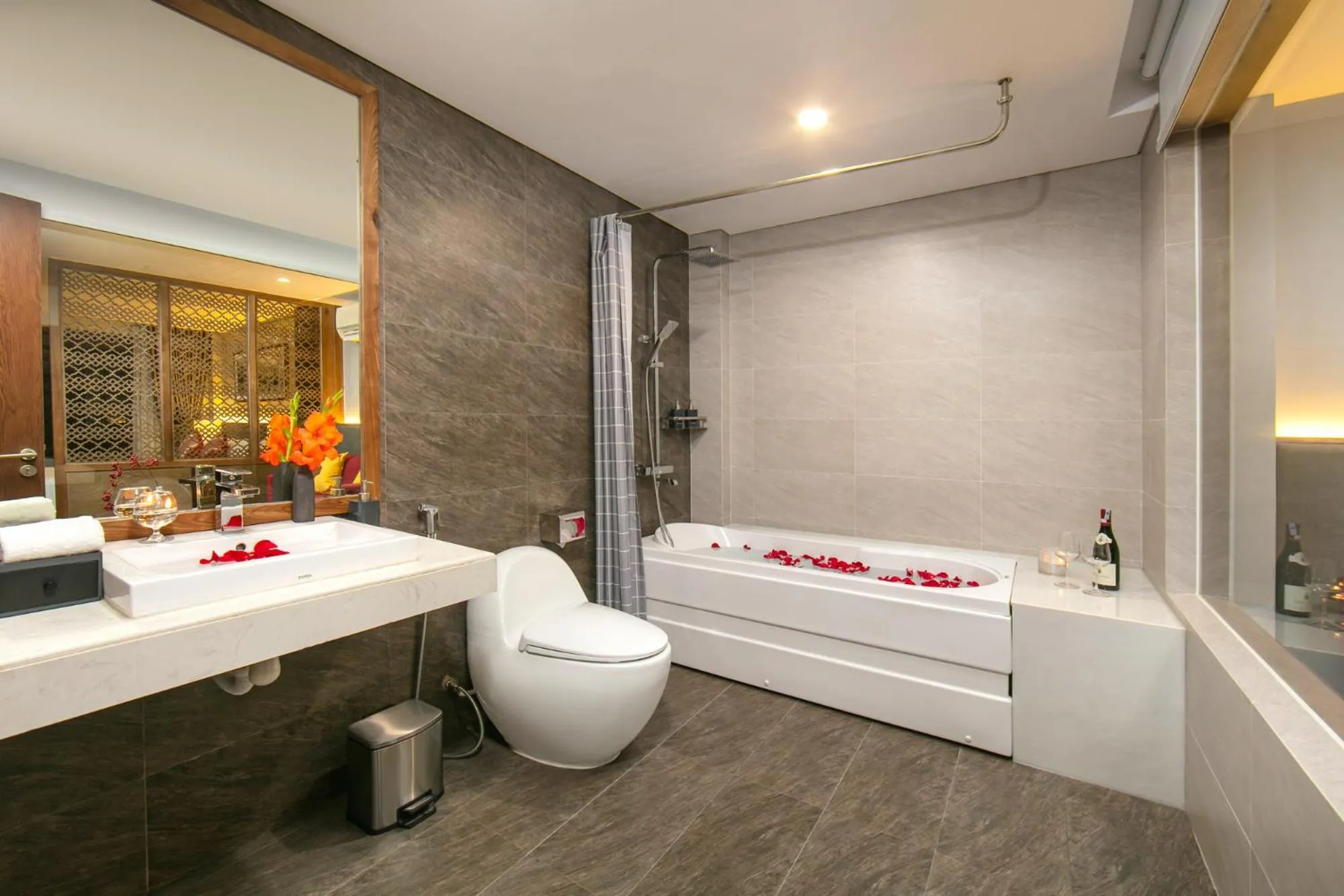 Bathroom in DeLaSol Sapa - Central Boutique Hotel