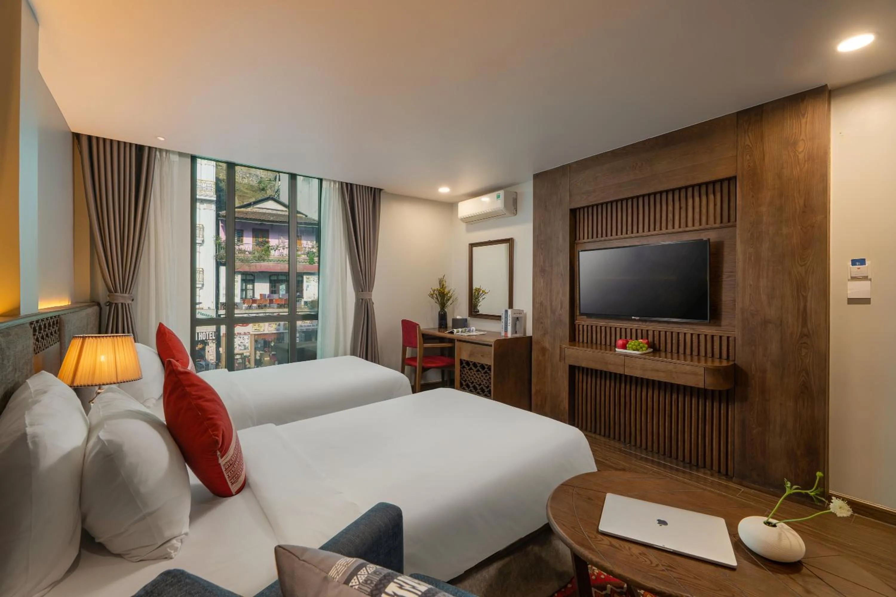 Bedroom, Bed in DeLaSol Sapa - Central Boutique Hotel