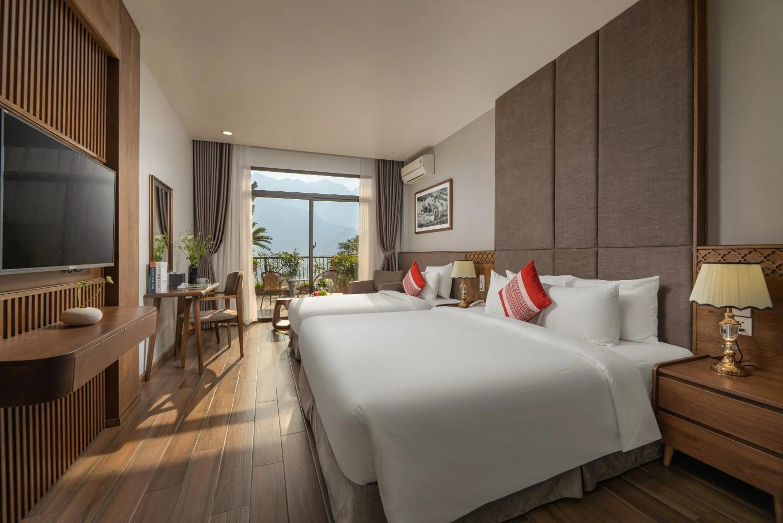 Mountain view, Bed in DeLaSol Sapa - Central Boutique Hotel