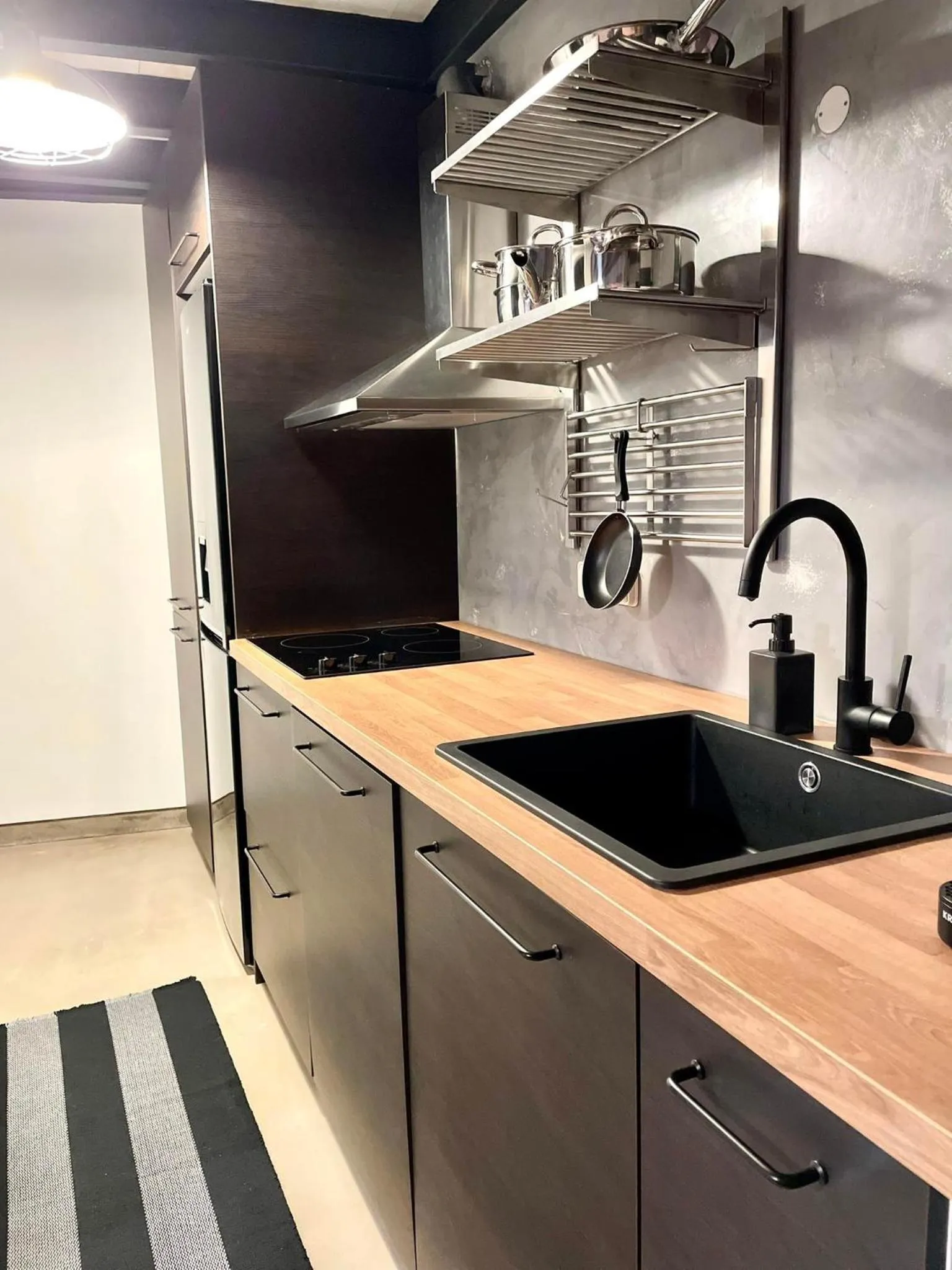 Kitchen or kitchenette in Villa Rio by Valada Village