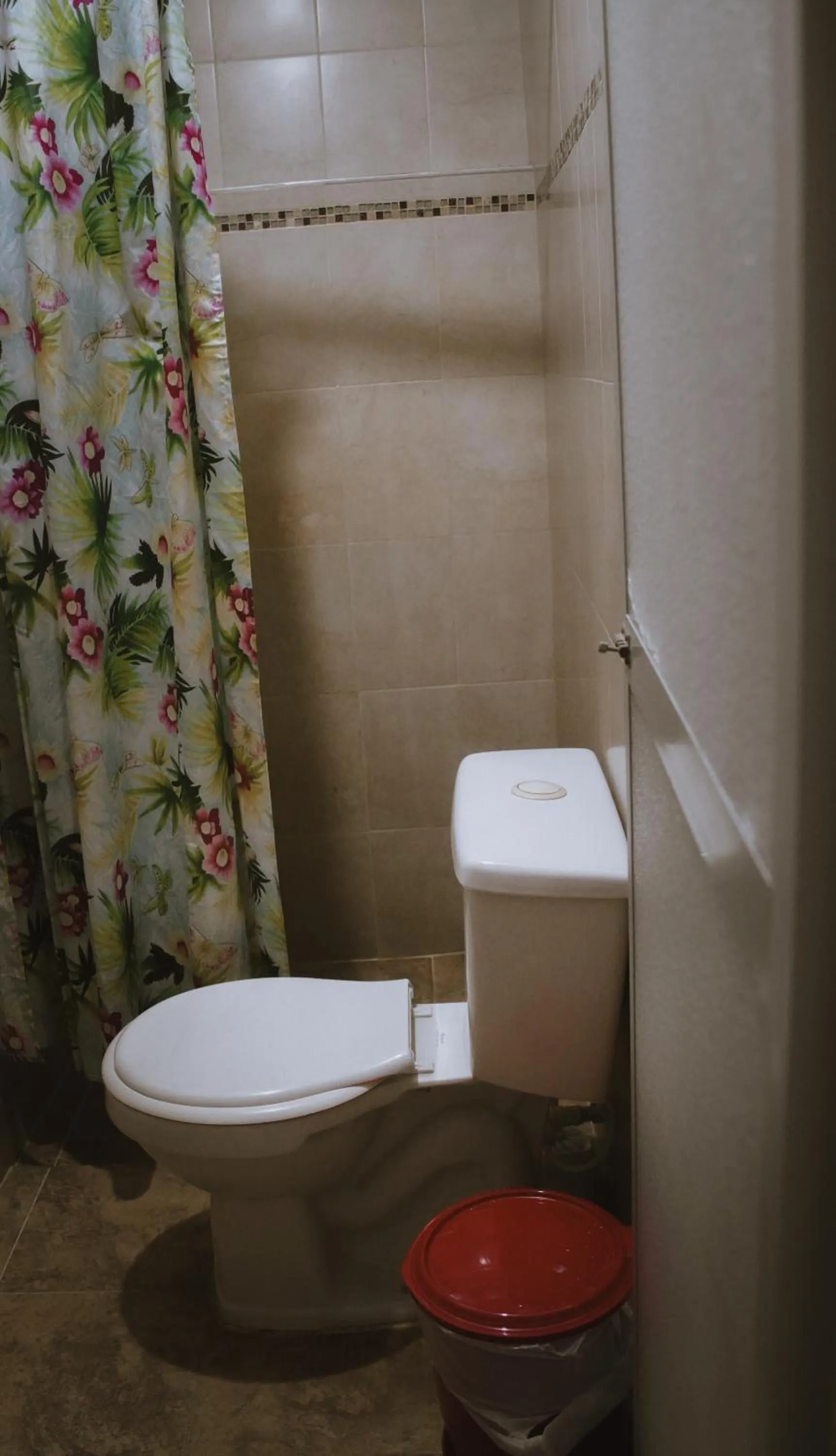 Shower in Hostal Luna Llena Getsemaní