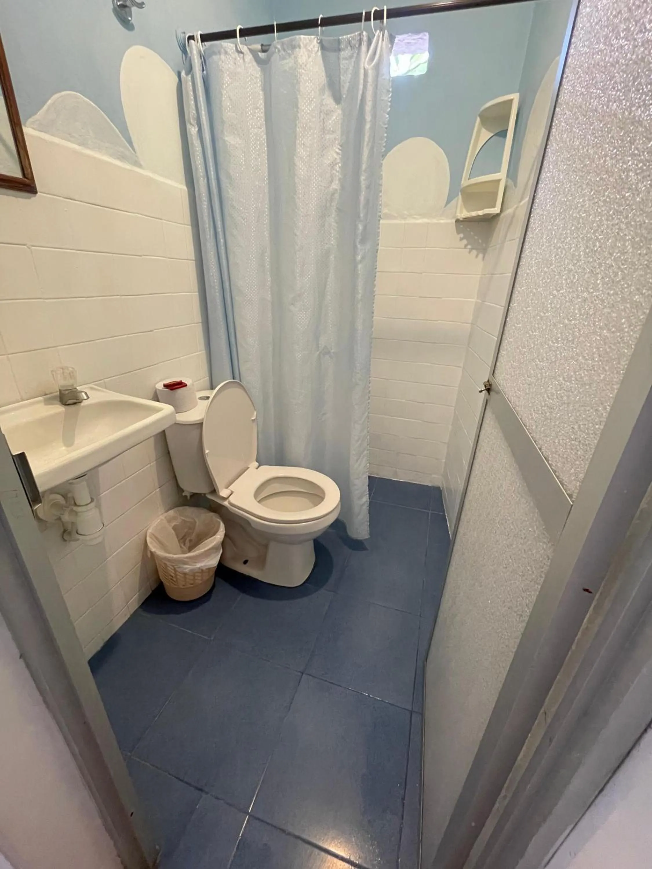 Shower in Hostal Luna Llena Getsemaní