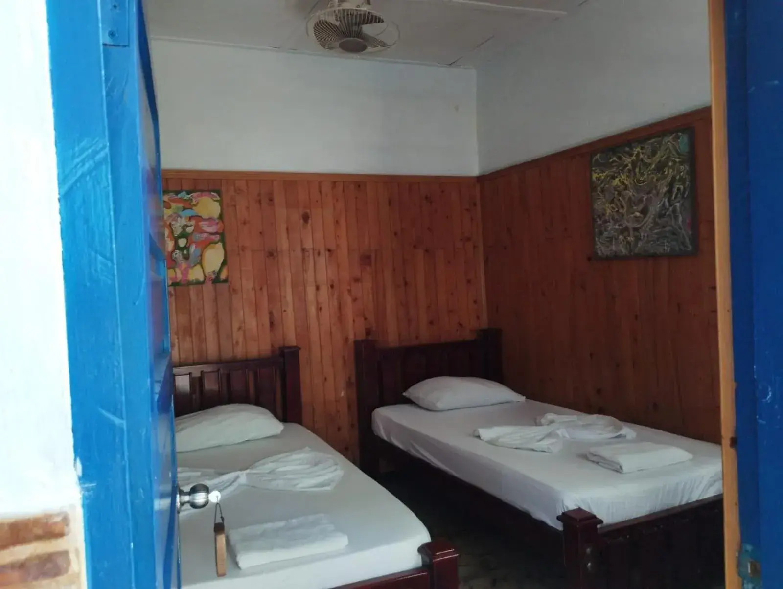 Standard Twin Room with Shared Bathroom - single occupancy in Hostal Luna Llena Getsemaní Standard Twin Room with Shared Bathroom - single occupancy in Hostal Luna Llena Getsemaní