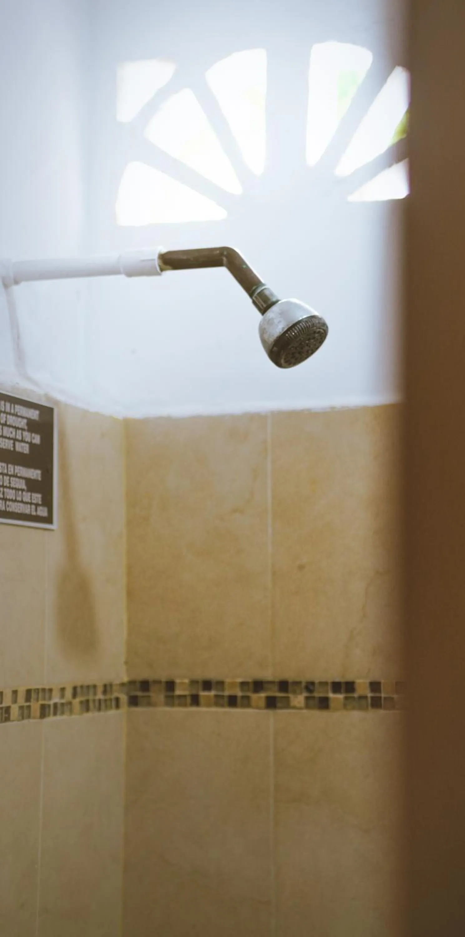 Shower in Hostal Luna Llena Getsemaní