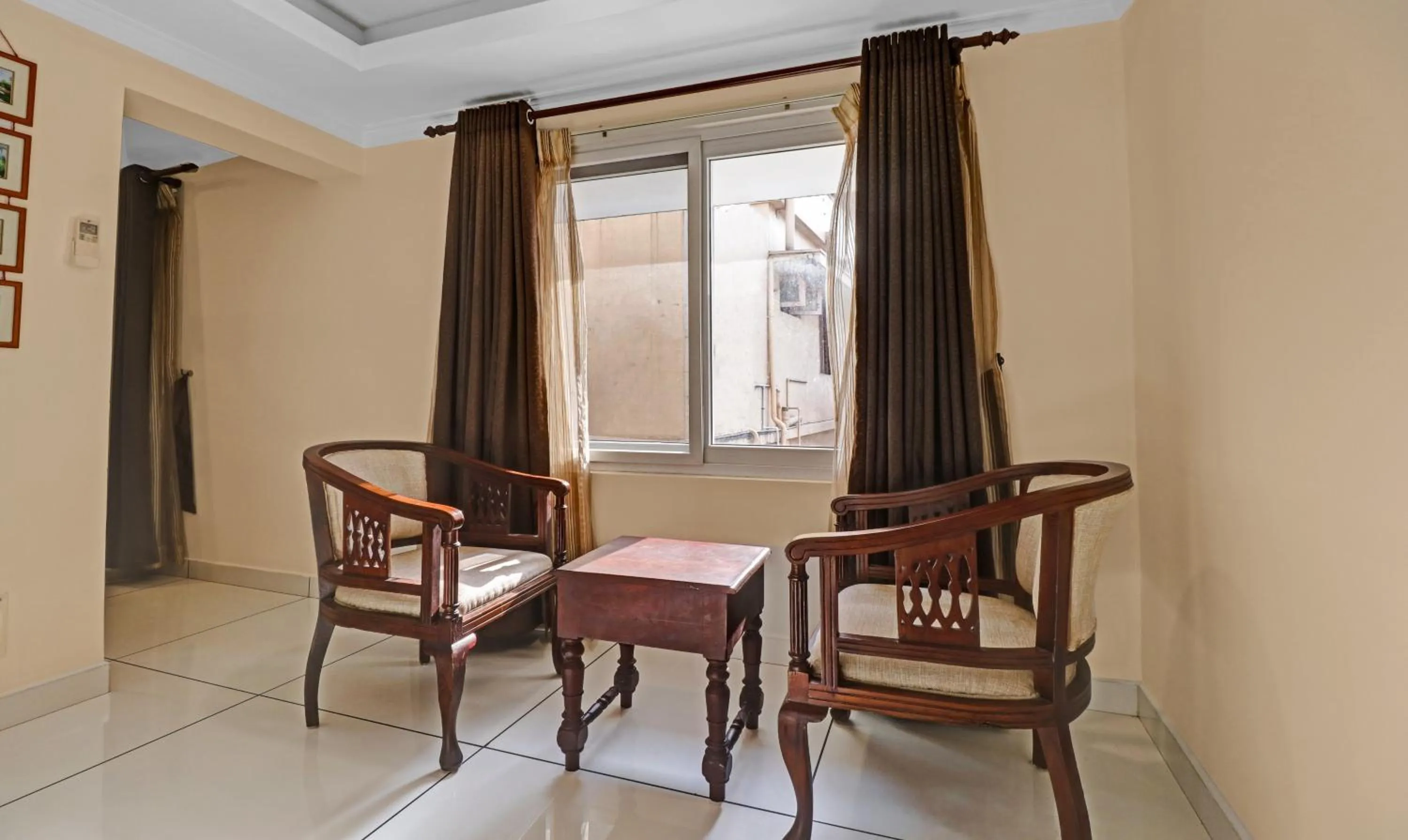 Seating area in Treebo Anchor Inn