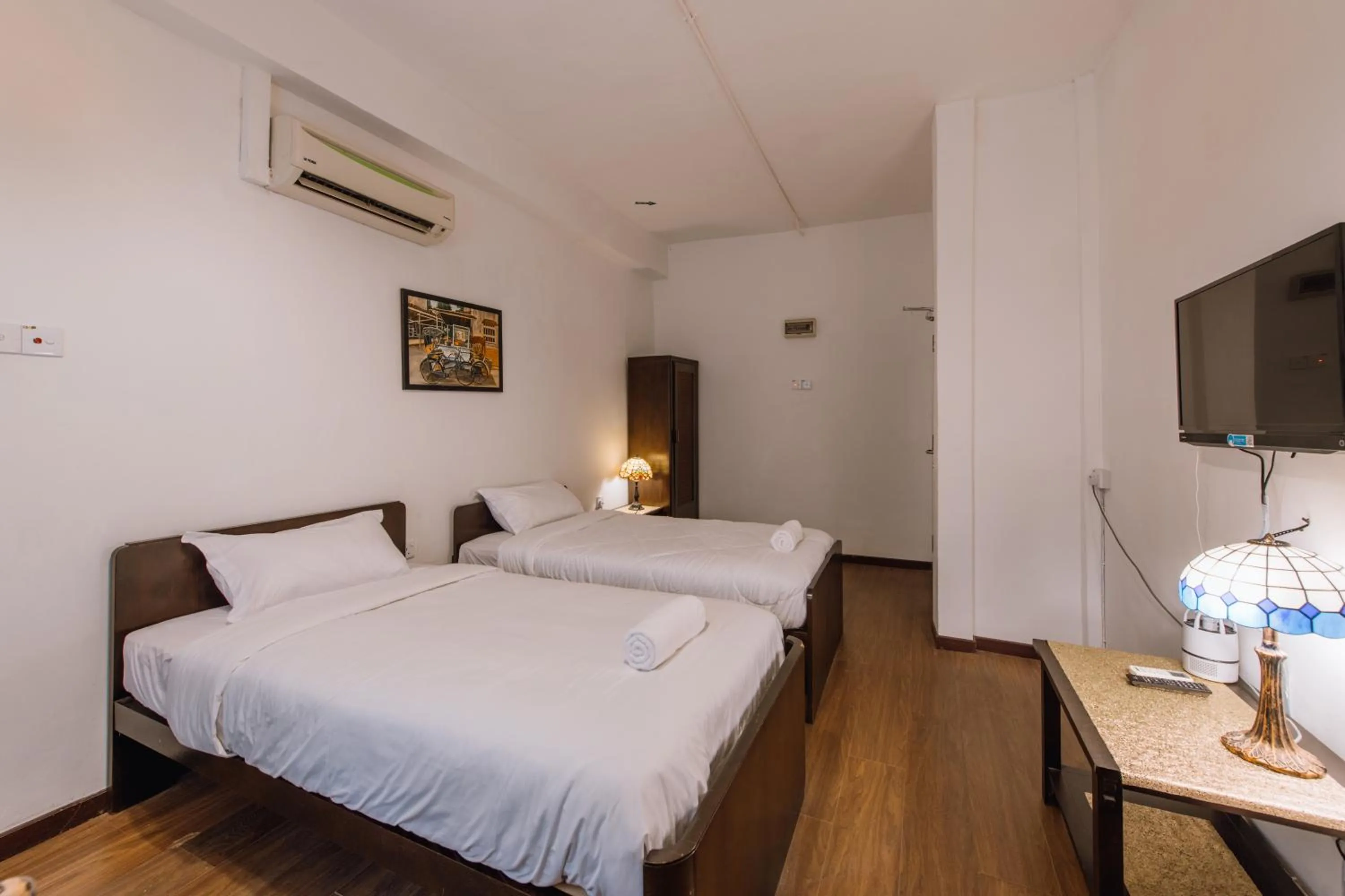 Bed in Heeren By The River