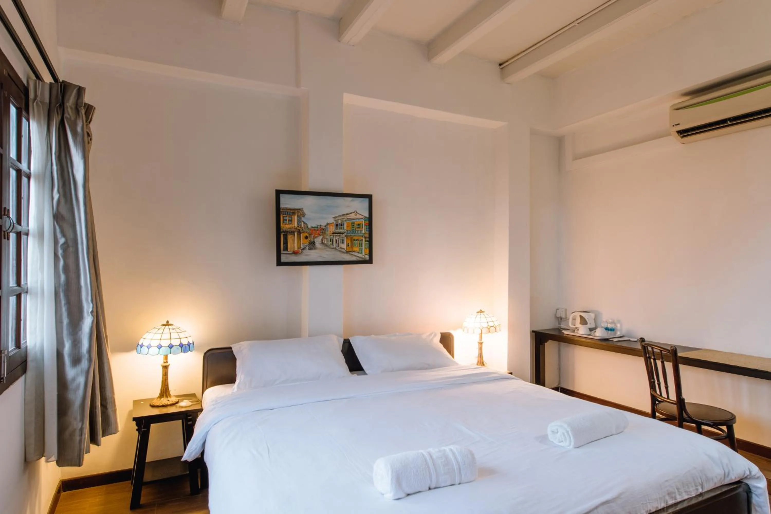 Bed in Heeren By The River